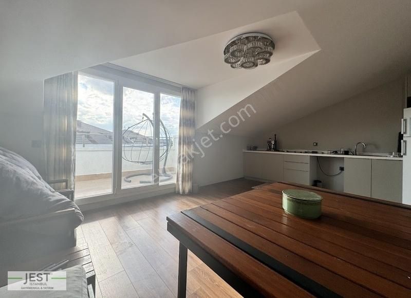 Beylikdüzü Deniz Manzaralı Sıfır 5+2 Dubleks Kiralık