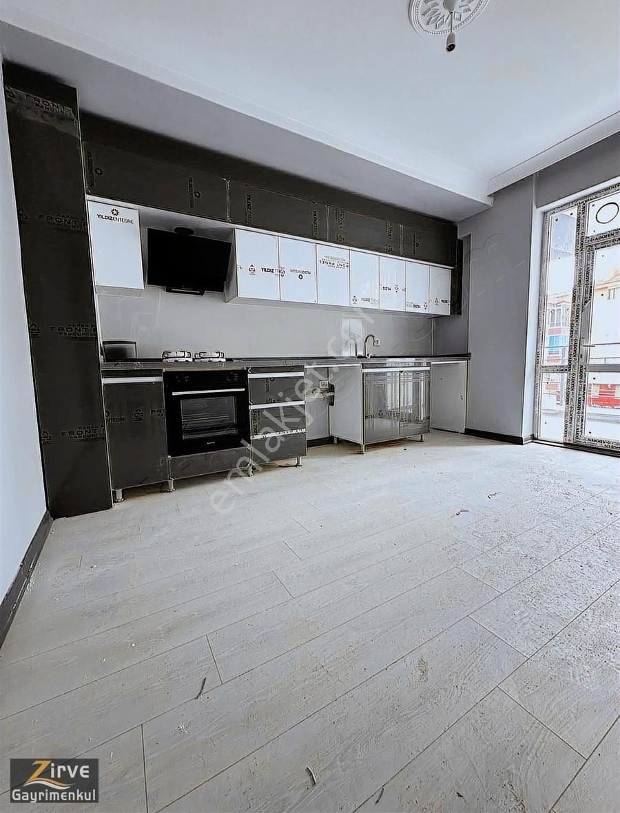Zirve'den Beyazıt Mahallesi Ara Kat Kredi Sorunsuz 3+1 Daire!