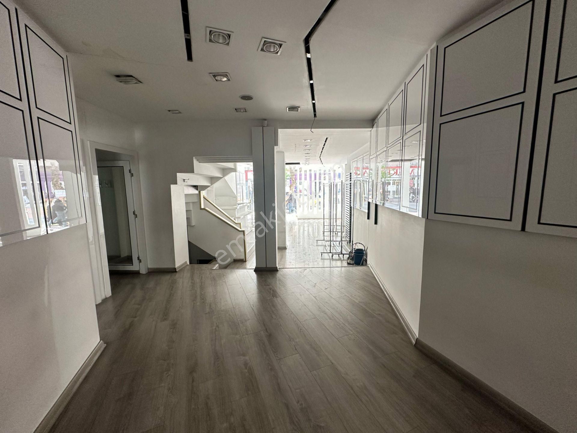 Heykel Ana Cadde Üzerinde Kiralık Mağazaya Uygun 400 M2 Dükkan