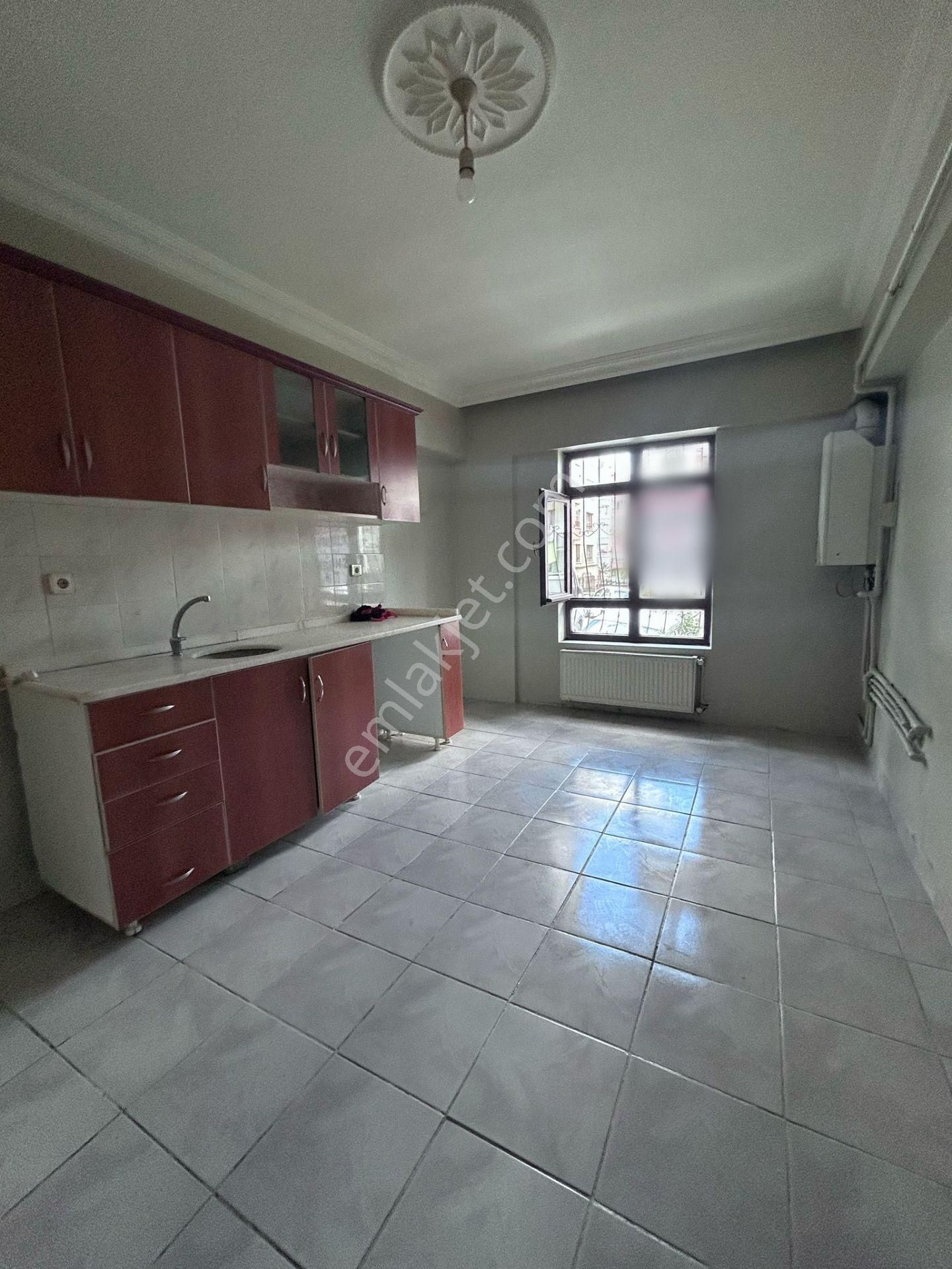 Mutlu'da İmam Alim Sultan Cadde Üzeri 3+1 100 M2 Arakat Daire.!