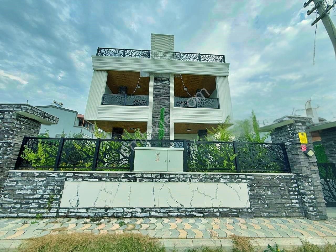 Uytundan Akçay Yenimahallede Denize 100 Metre 4+1 Akıllı Villa