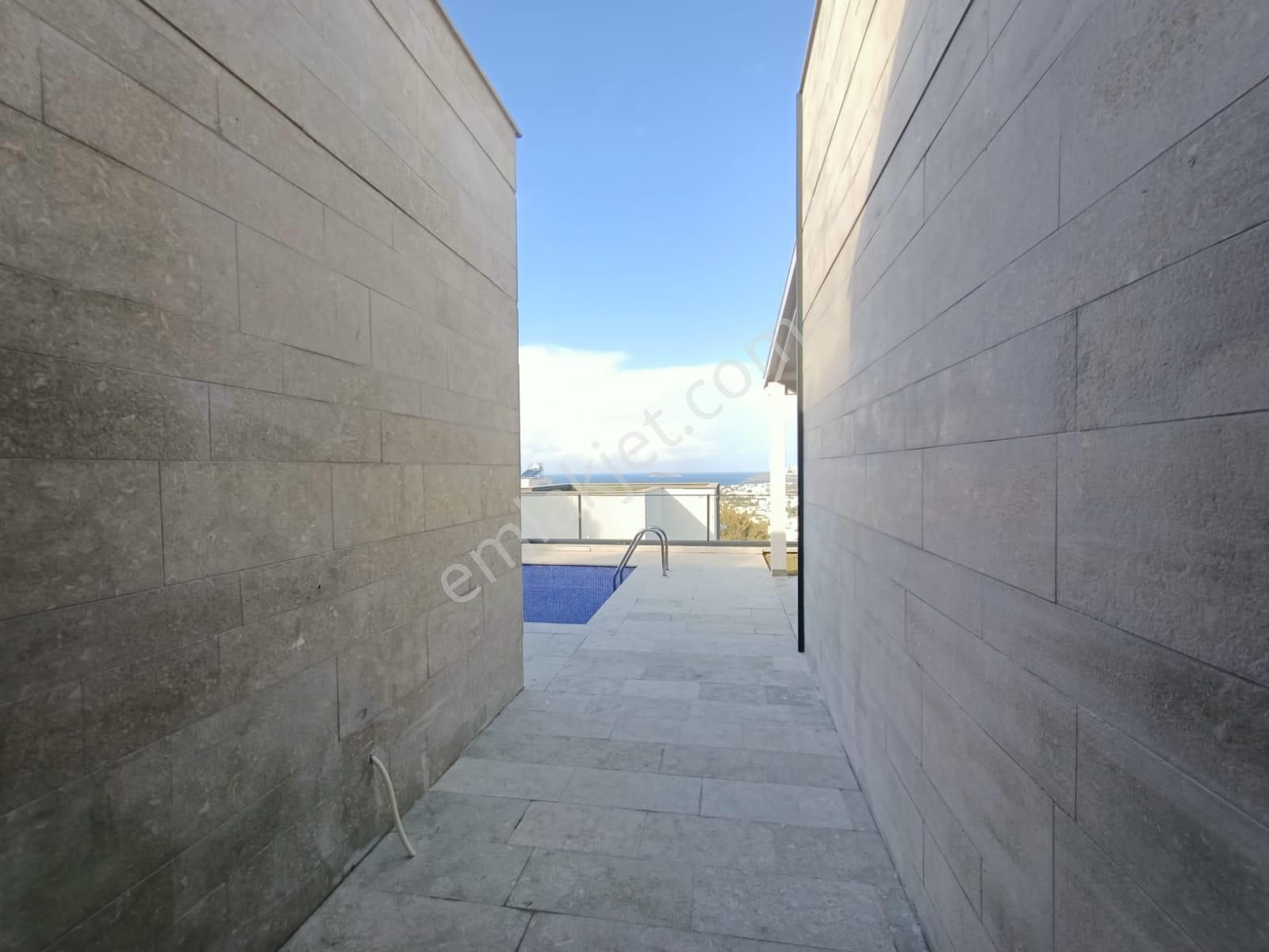 Yorulmaz'dan Deniz Manzaralı Özel Havuzlu 3+1 Tek Katlı Villa - Görsel 9