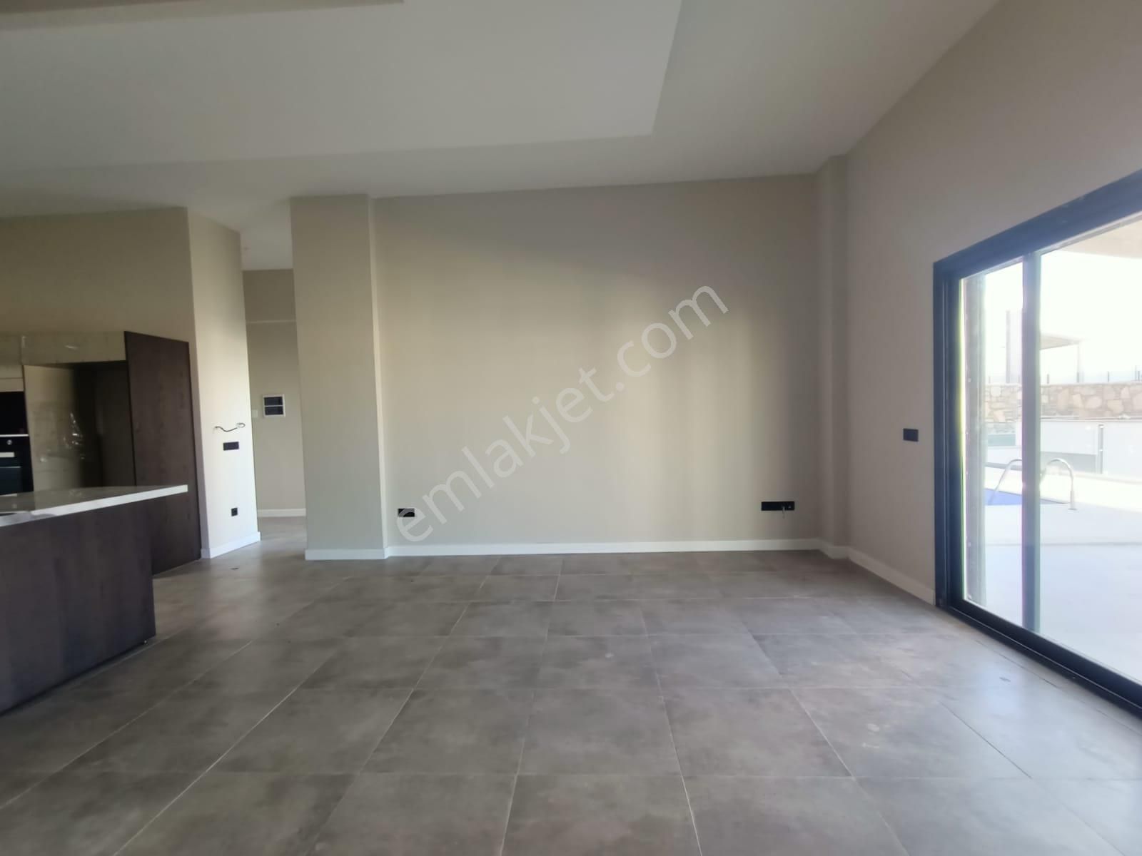 Yorulmaz'dan Deniz Manzaralı Özel Havuzlu 3+1 Tek Katlı Villa - Görsel 31