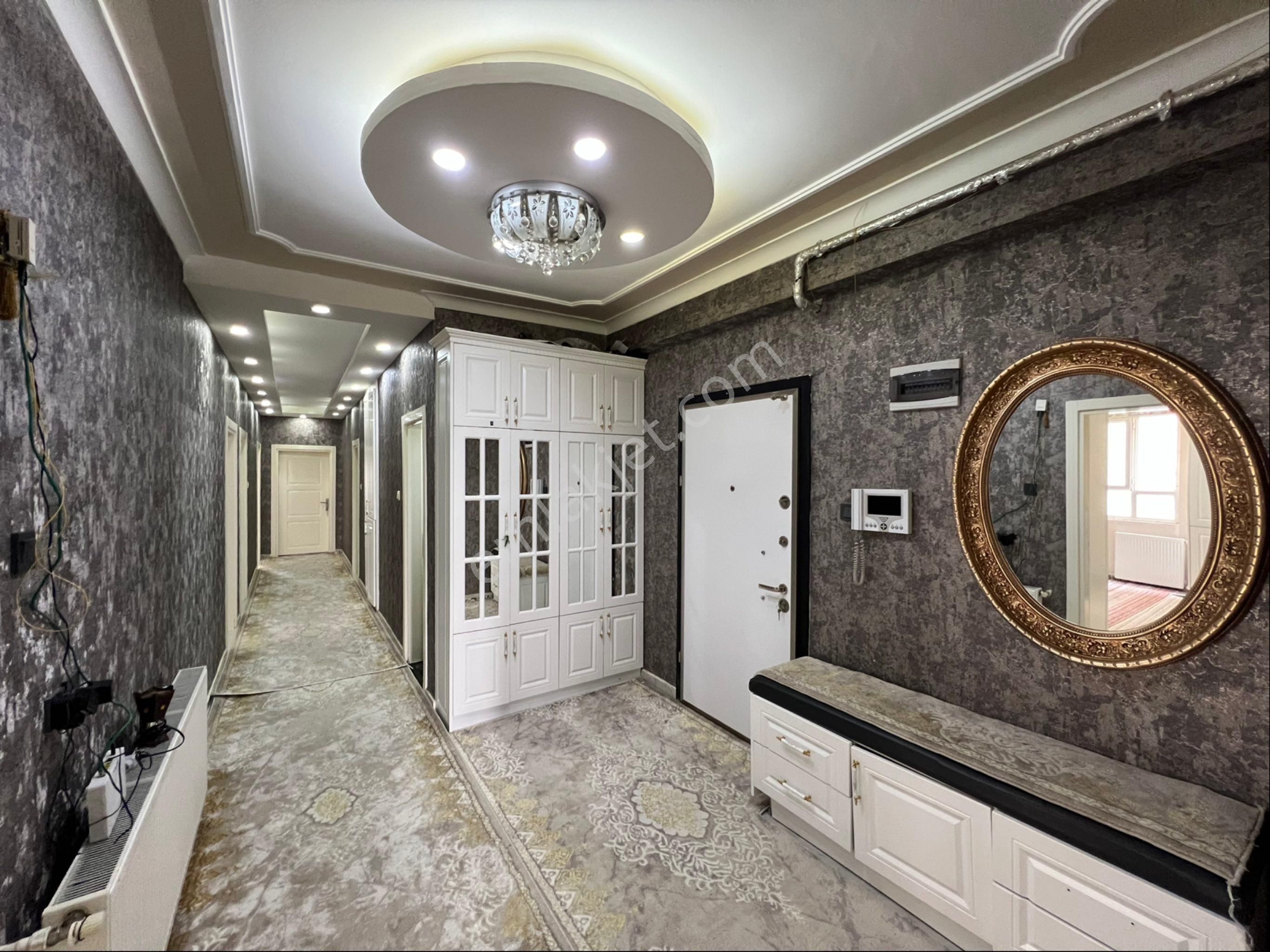 İğrekler'den Güzelşehir'de 5+1 İçi Full Bakımlı Geniş Daire!
