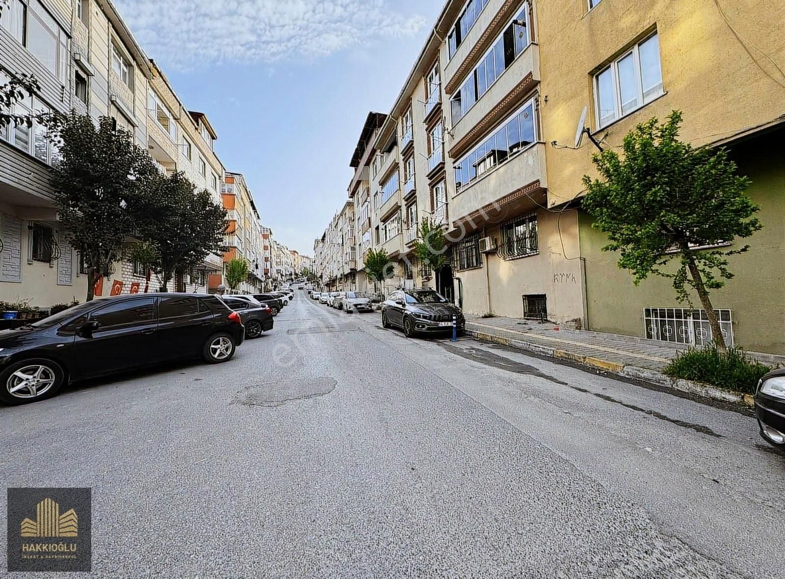 Adsıznefer Caddesi'nde Sitelere Komşu 2+1 Ara Kat Daire