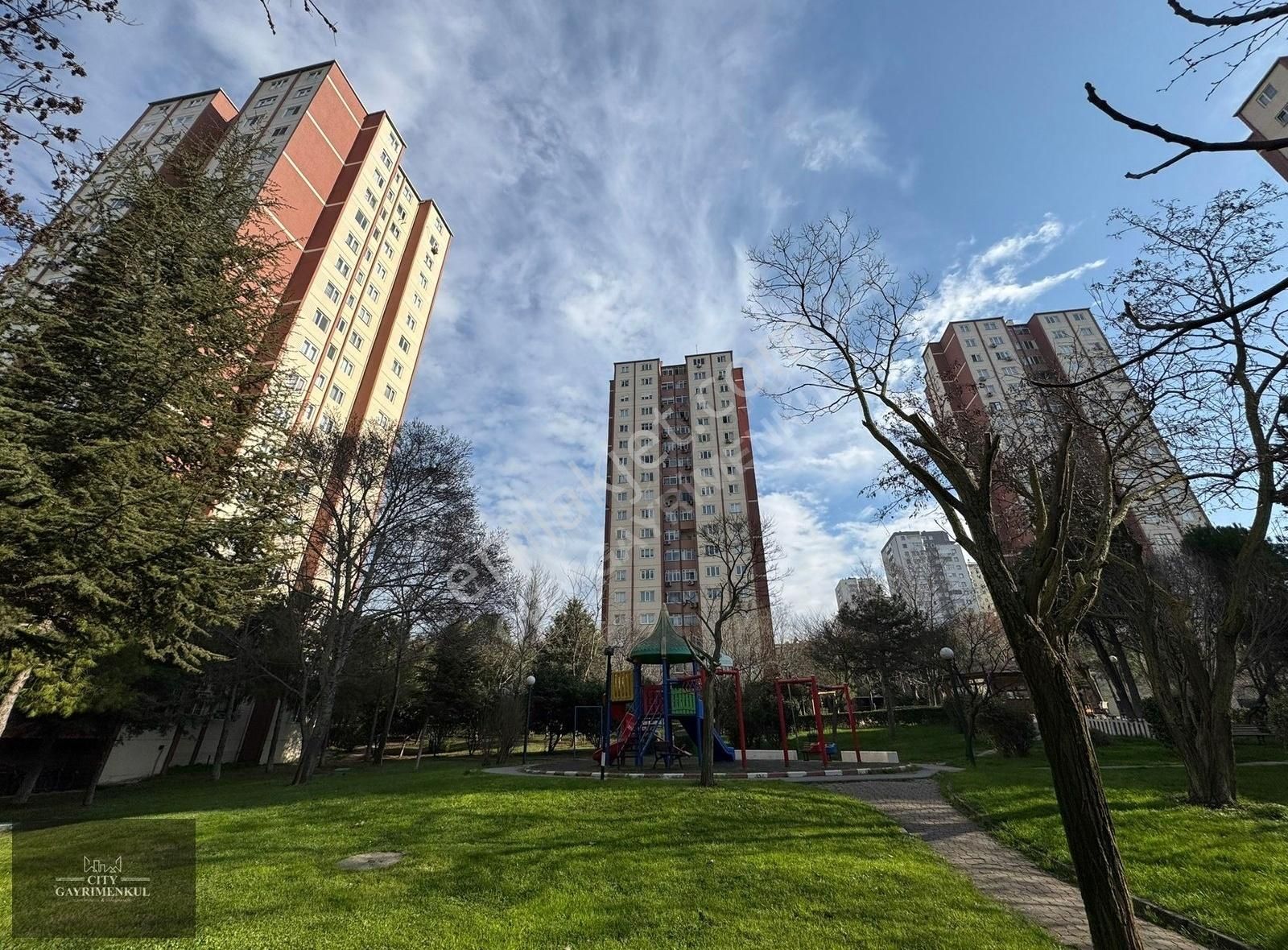 Atakent 2 Etap 2+1 Papatya Sites İ Net 79 M2 Satılık Daire