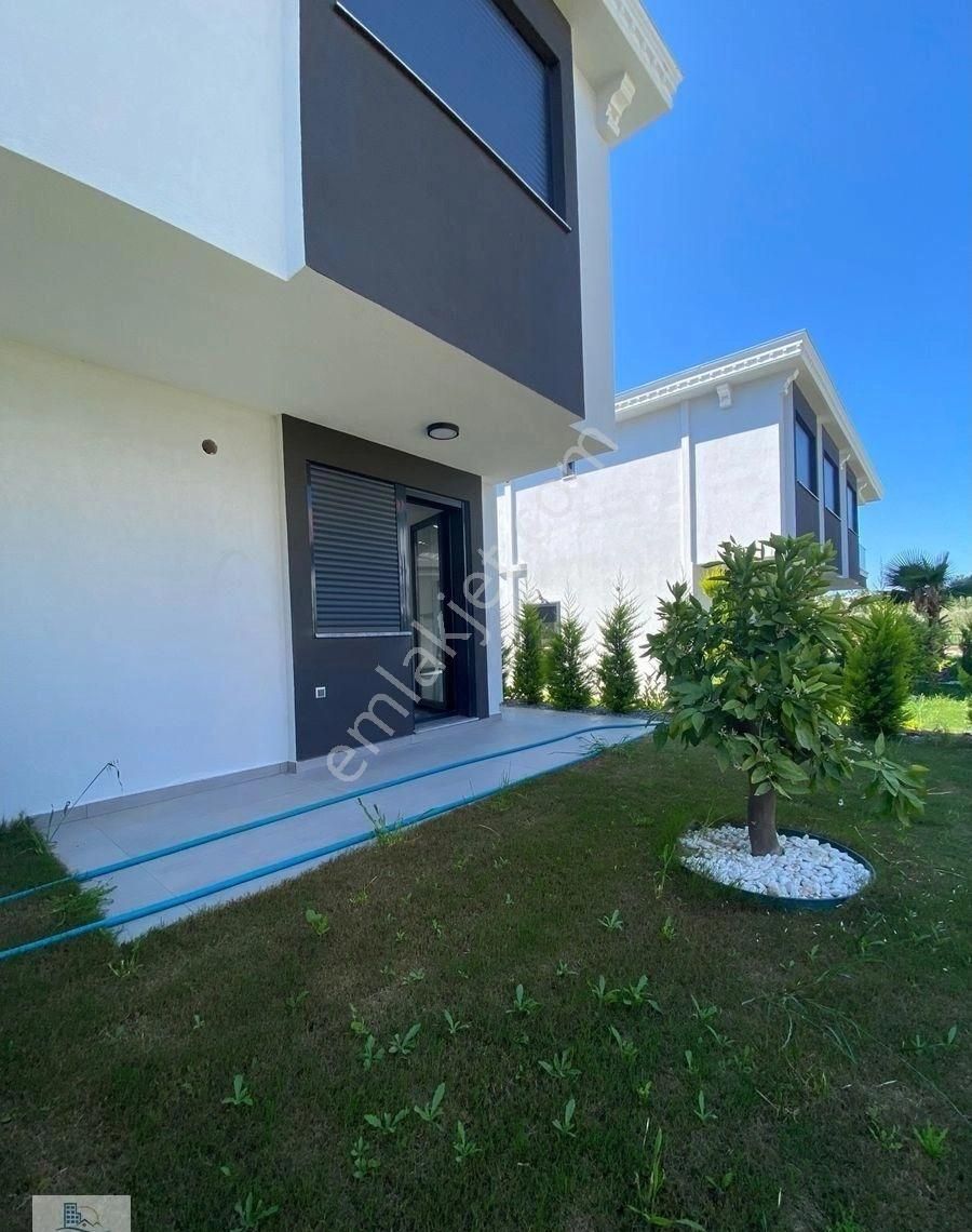 Hisar Mahallesinde Havuzlu Site İçerisinde Ebeveyn Banyolu 3+1 Villa - Görsel 20