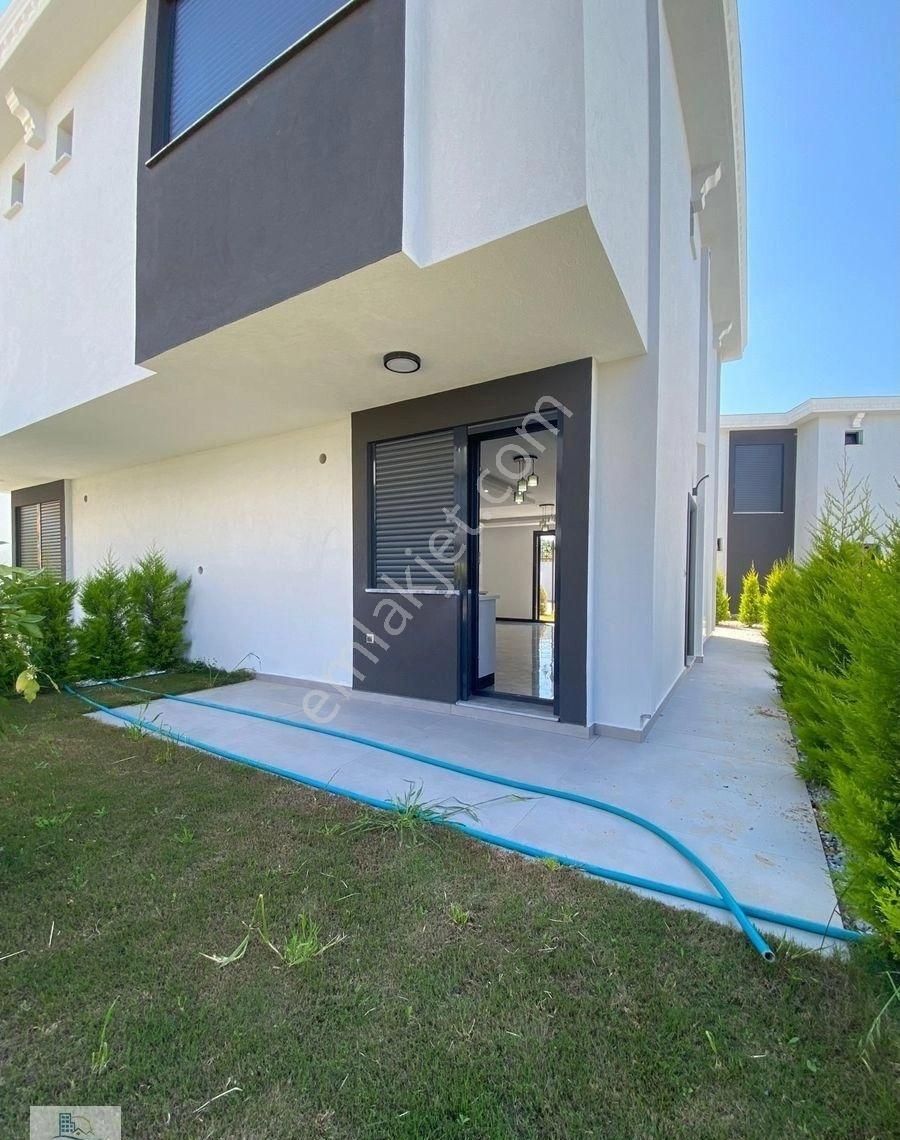 Hisar Mahallesinde Havuzlu Site İçerisinde Ebeveyn Banyolu 3+1 Villa - Görsel 12