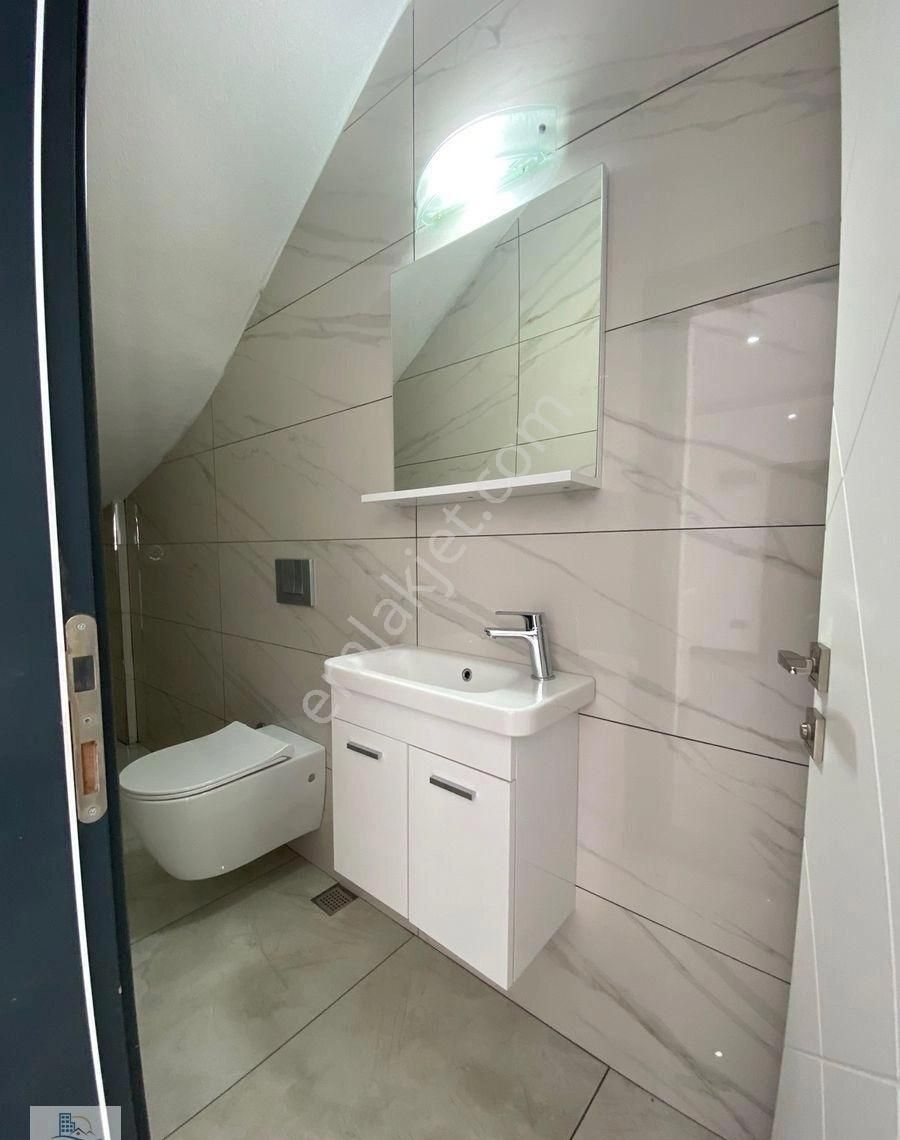 Hisar Mahallesinde Havuzlu Site İçerisinde Ebeveyn Banyolu 3+1 Villa - Görsel 13