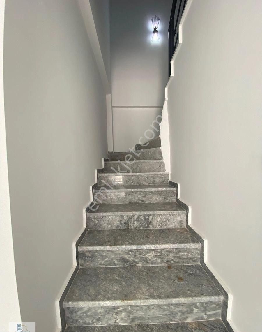 Hisar Mahallesinde Havuzlu Site İçerisinde Ebeveyn Banyolu 3+1 Villa - Görsel 14