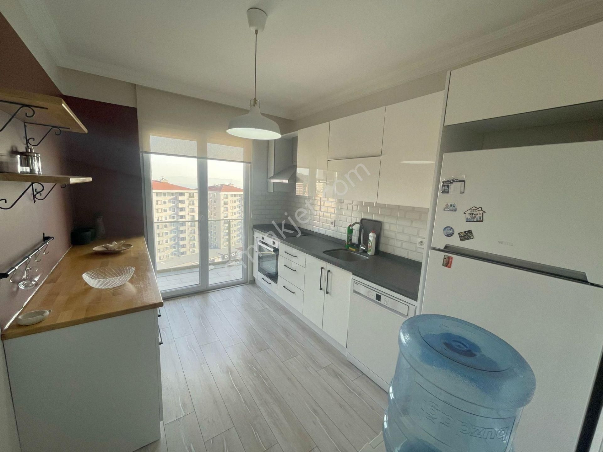 Mertcan'dan Site İçinde Ankara Cad.1dk Mesafeli Eşyalı 2+1 Daire