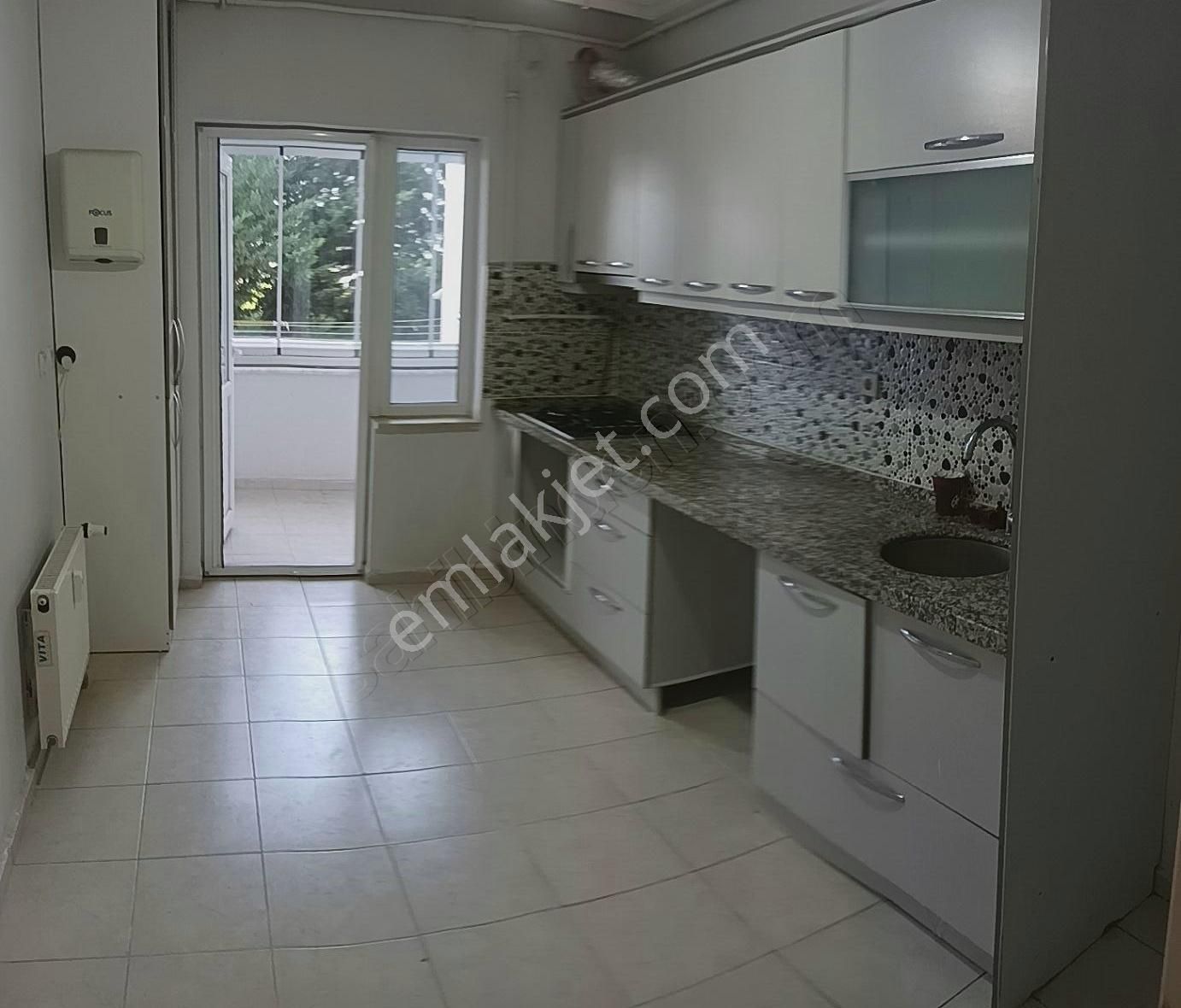 960 Toki'de Bahçe Manzaralı Kullanışlı Ve Temiz 3 + 1