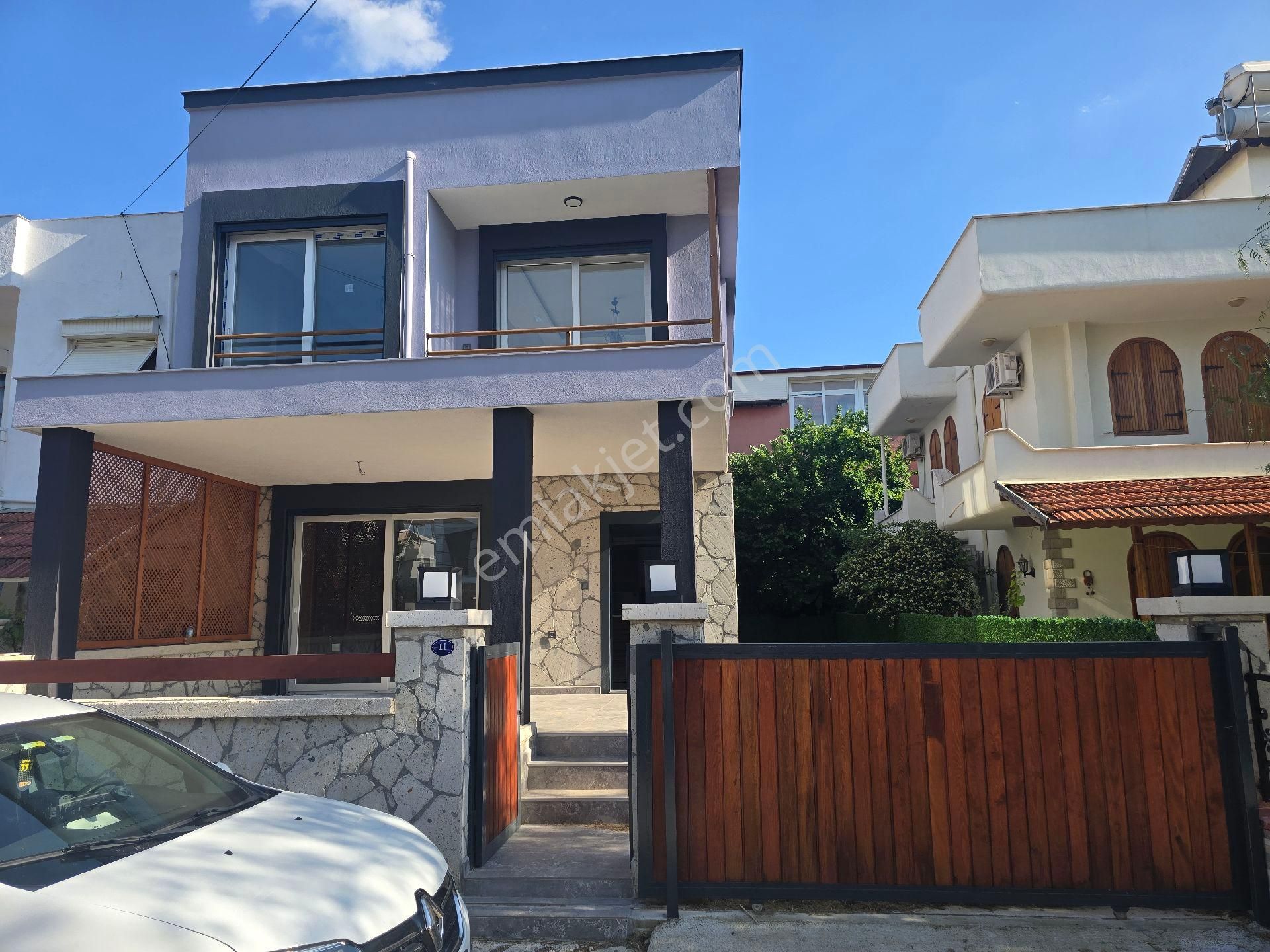 Seferihisar Ürkmez Doğanbeyede Satılık 3+1 Yzlık Villa Deniz Yürüme Mesafesinde - Görsel 2