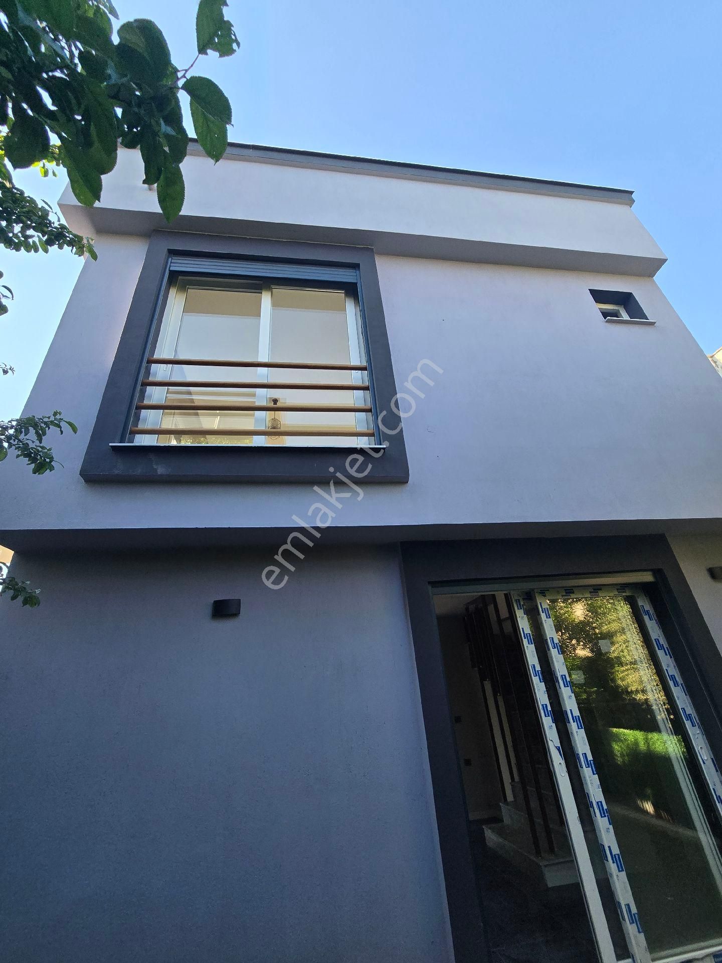 Seferihisar Ürkmez Doğanbeyede Satılık 3+1 Yzlık Villa Deniz Yürüme Mesafesinde - Görsel 11