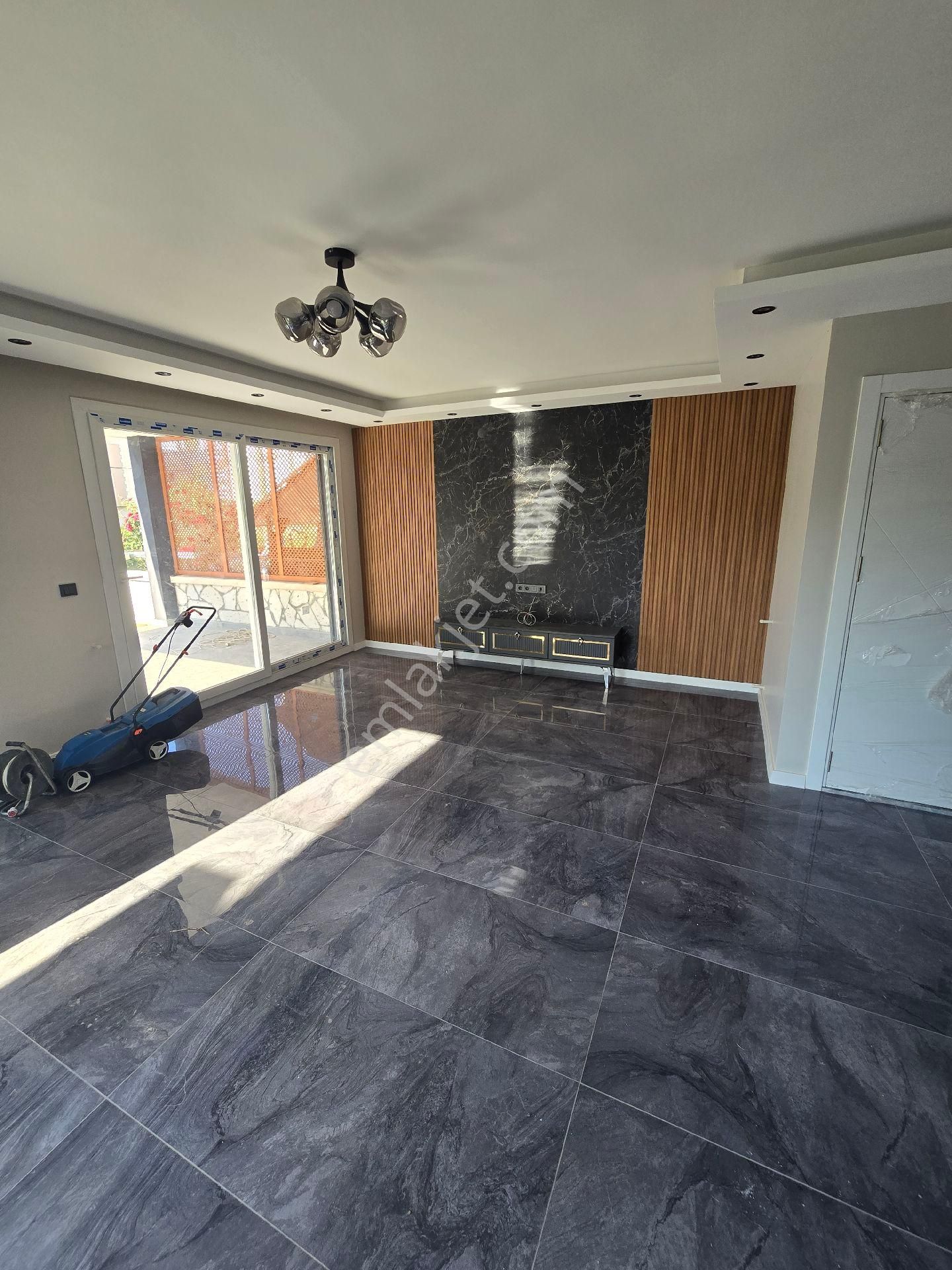 Seferihisar Ürkmez Doğanbeyede Satılık 3+1 Yzlık Villa Deniz Yürüme Mesafesinde - Görsel 15