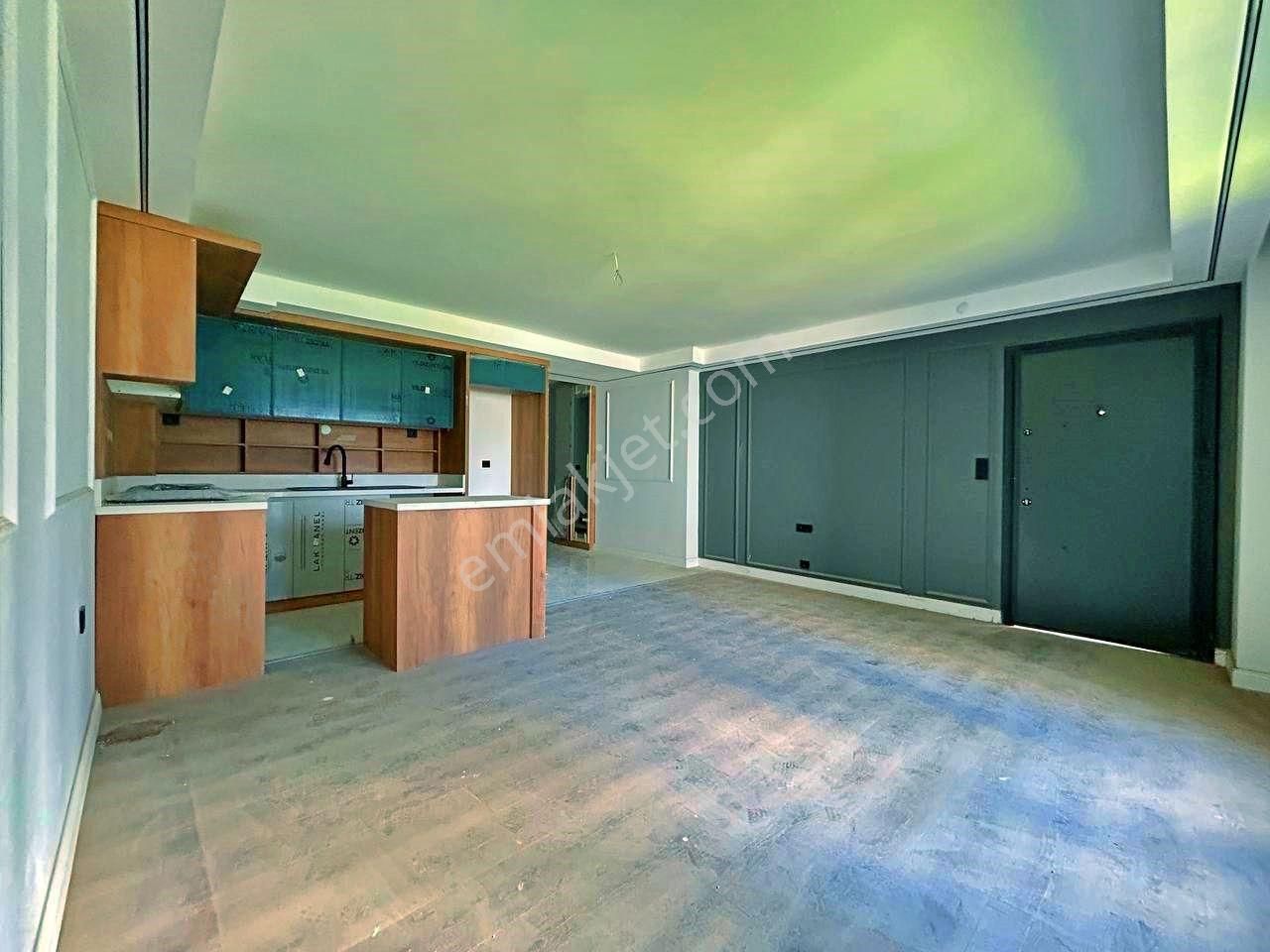 Uytundan Kadıköyde Lüks Sitede İçten Merdivenli 3+1 Loft Daire