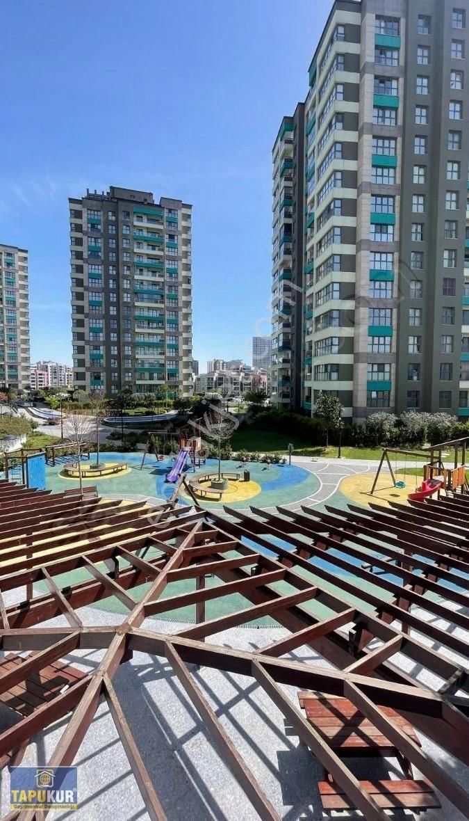Park Mavera 3 Sitesinde Satılık Daire Bahçe Katı 5+1 293m2