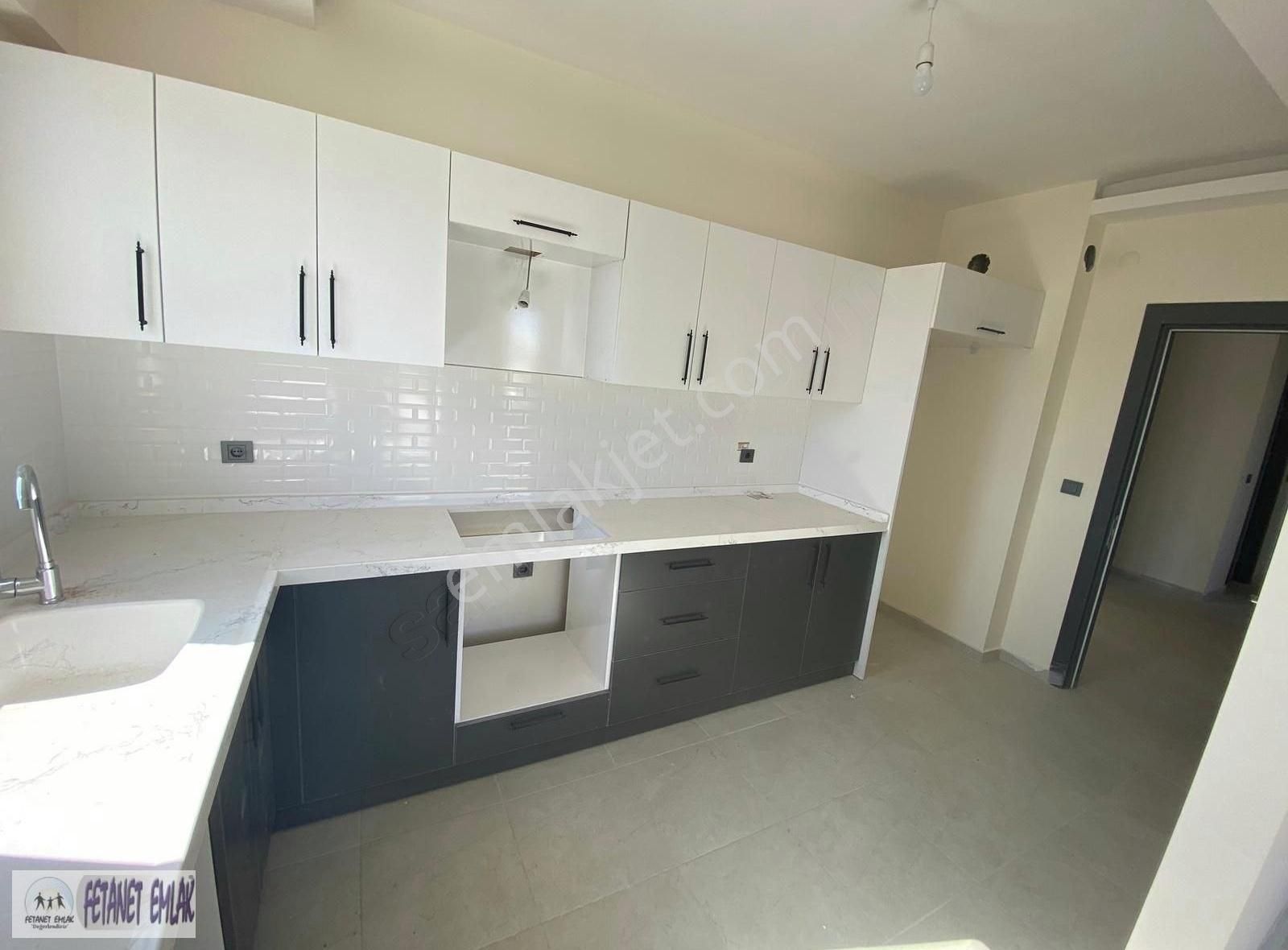 Fetanet Emlak'tan Serkent Köşe Başında Sıfır 4+1 Kiralık Daire