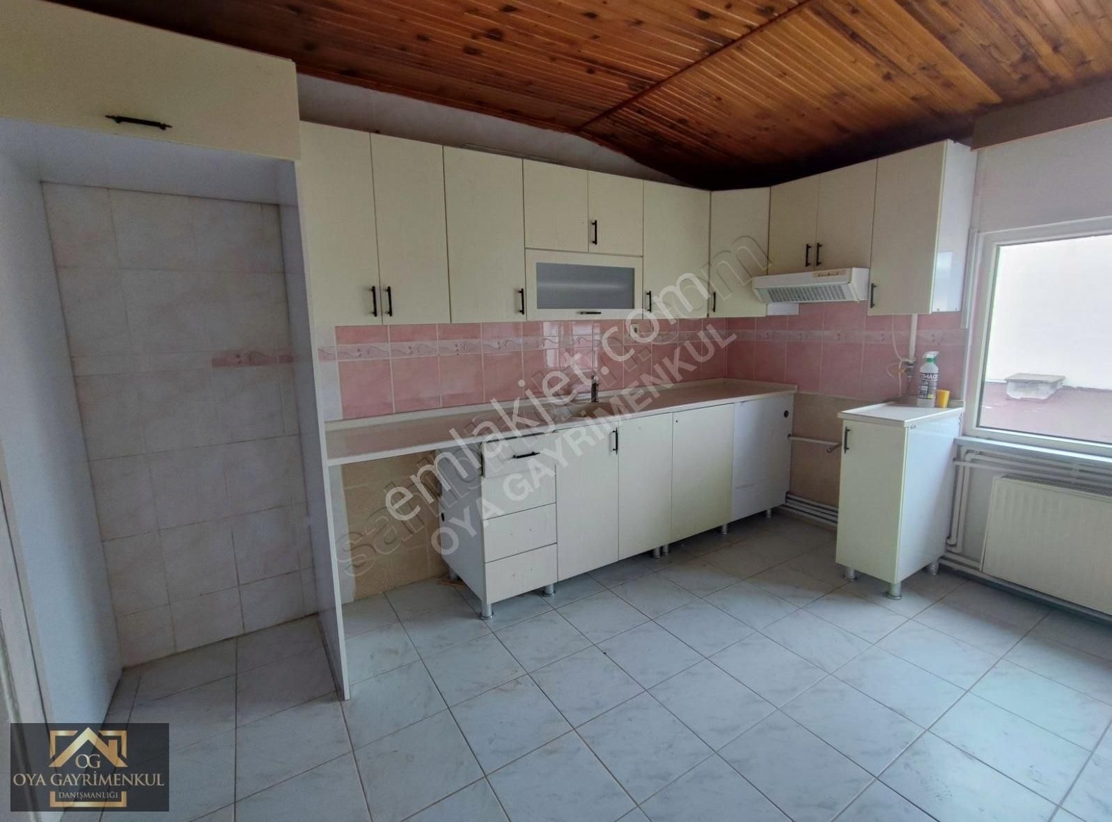 İzmit Yenisehir Mahallesinde Kiralık 3+1 Daire