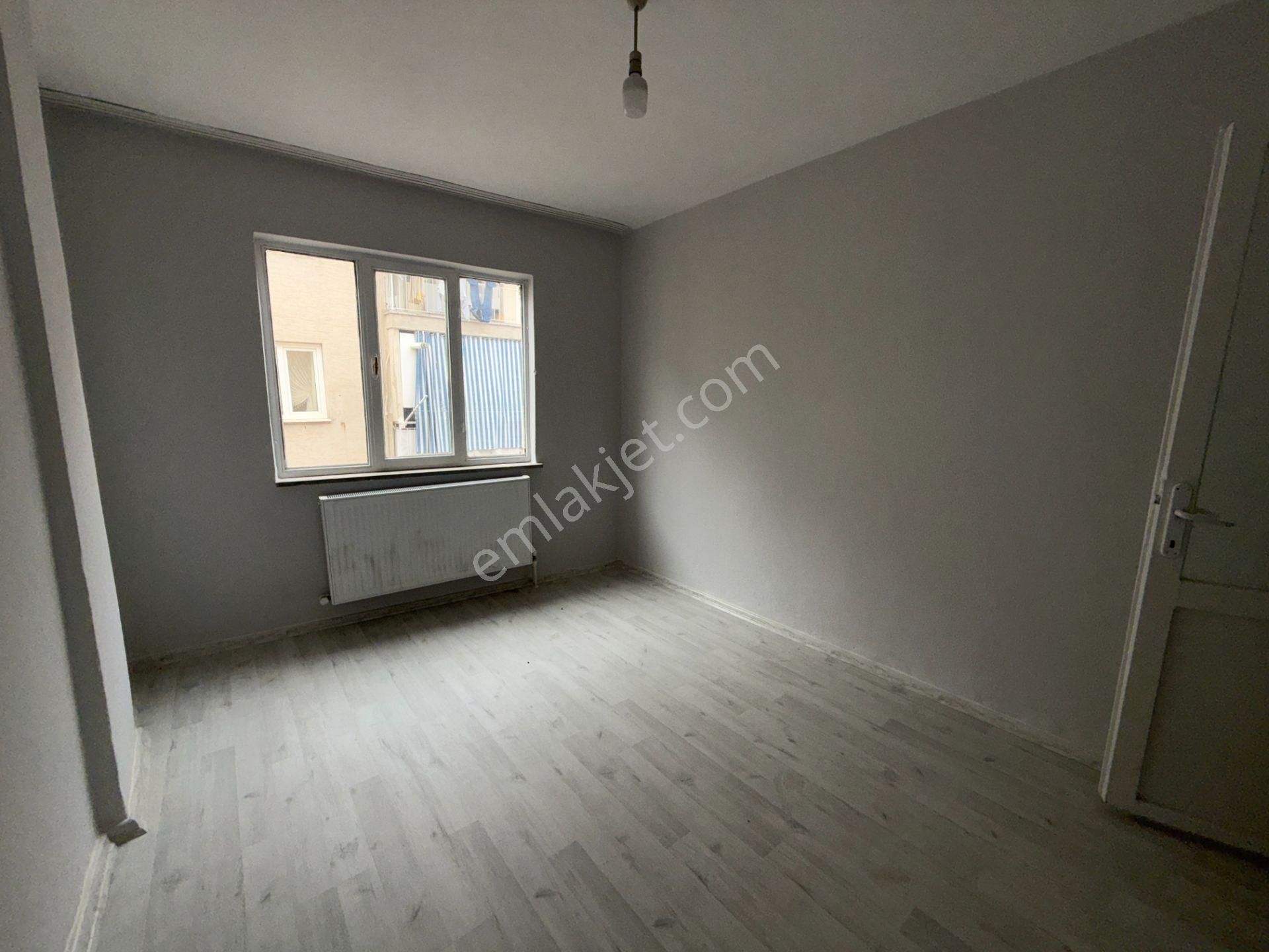 2.anafartalar Mh.askerlikşubesicivarı 2+1 Tadilatlı Arakatdaire