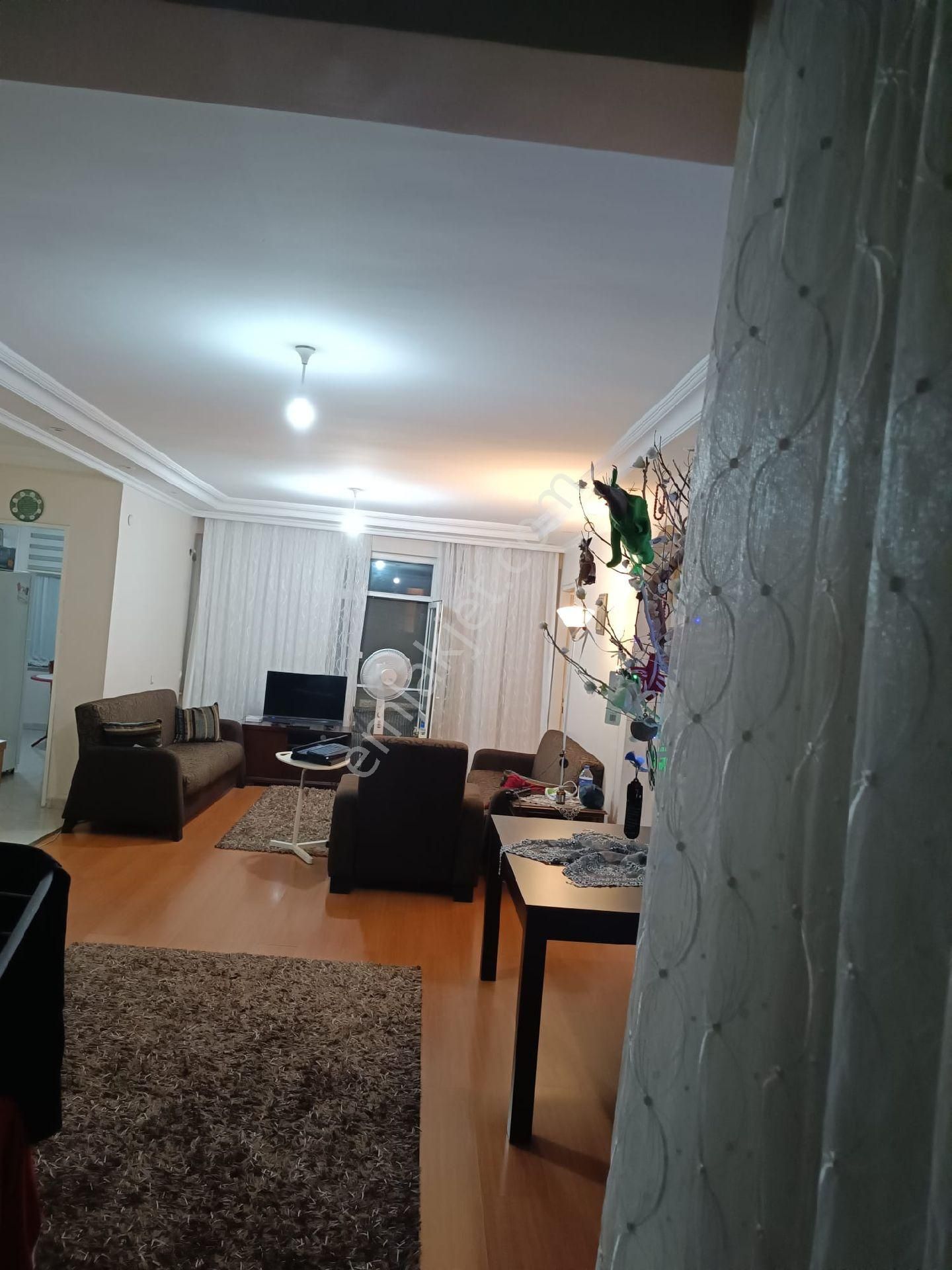 Sahibinden Alçak Katlılarda Ara Katta Geniş Ailelere Uygun 4+1 Ferah Daire