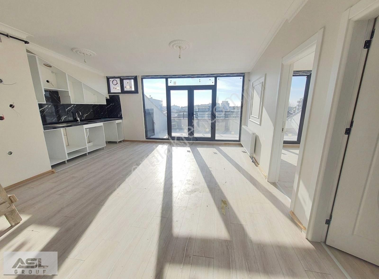 Sultanurat Mah.4+2 220 M2 Asansörlü Sıfır Ön Cephe Dubleks...