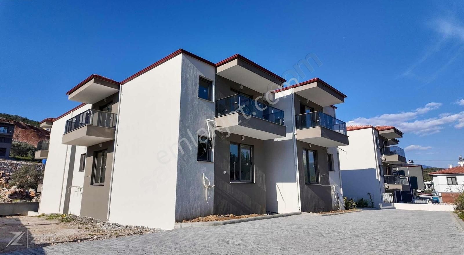 Zeta - Bodrum Çevreyoluna Cepheli Satılık 1+1 Daire