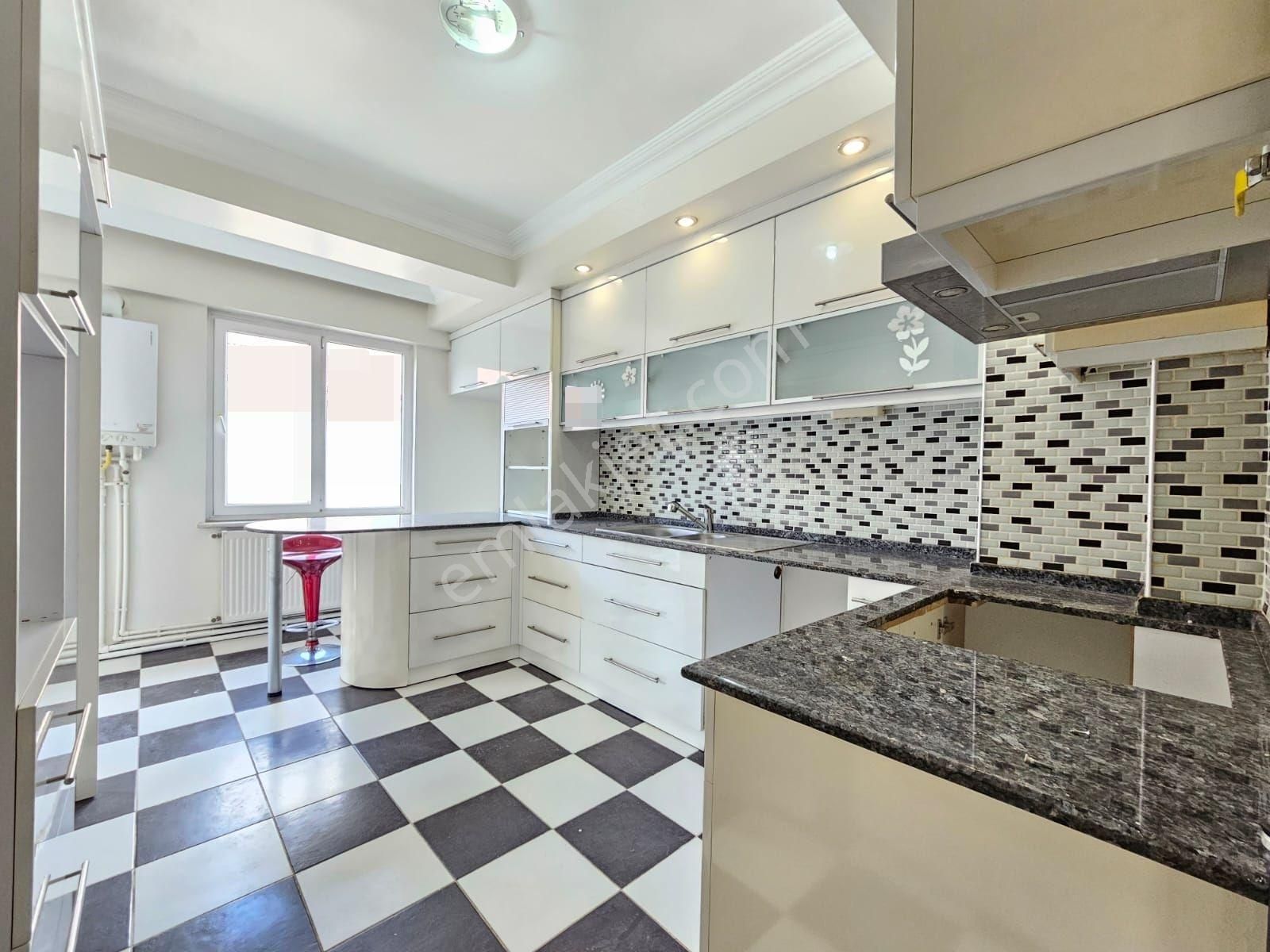 Denizli Selçukbey'de 3+1 170 M2 Site İçinde Fırsat Satılık Lüks Daire
