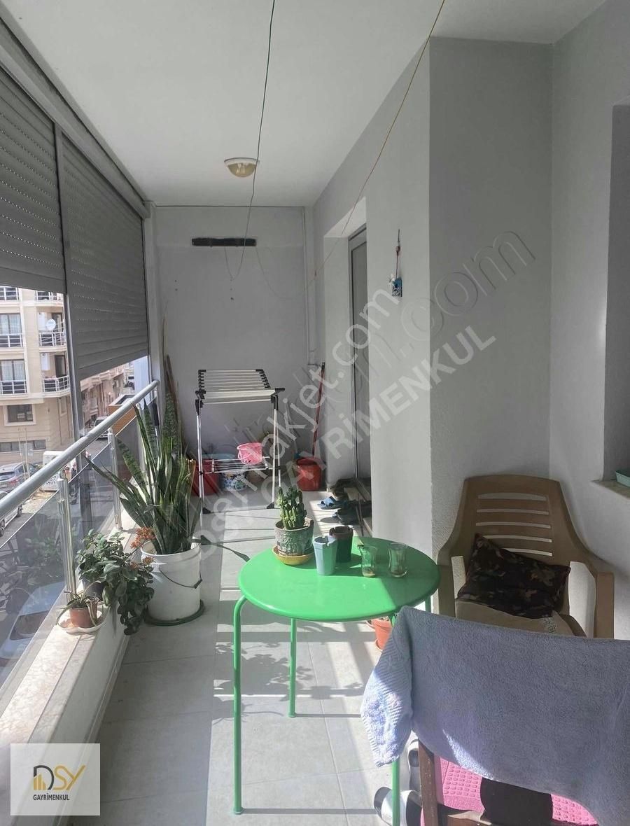 Buca Adatepe Mahallesinde Satılık 3+1 Arakat Doğalgazlı Ev
