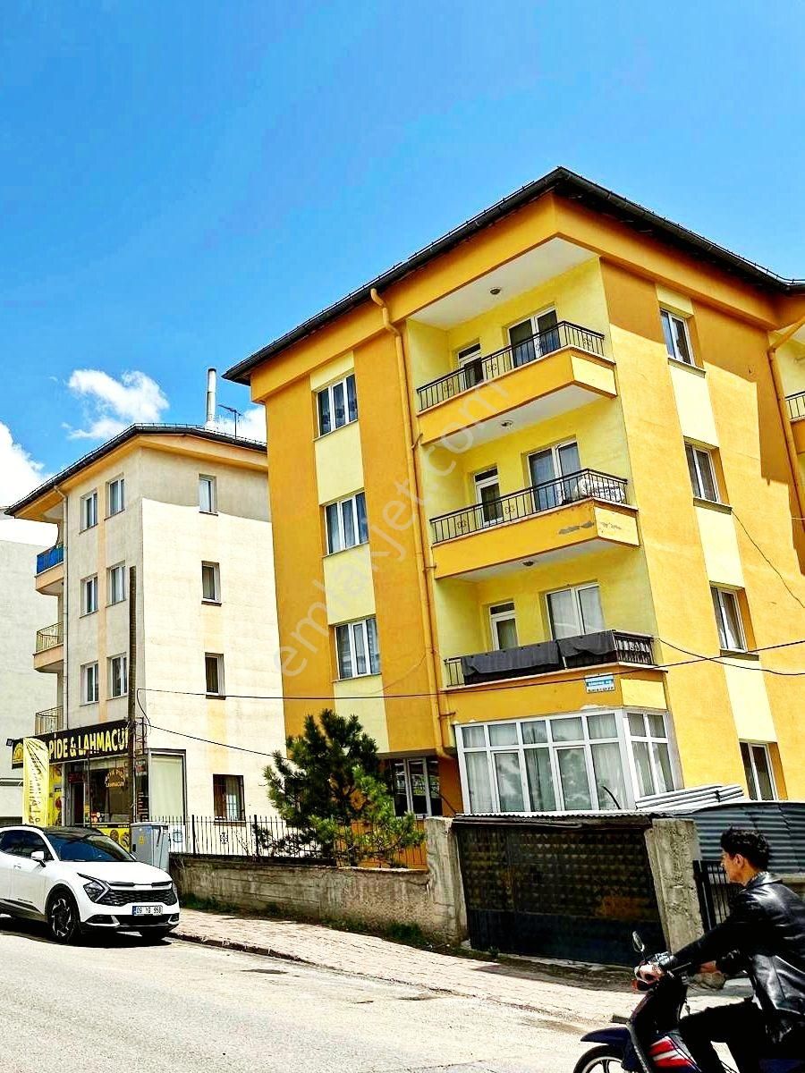 Karahan Emlaktan Satılık 400 M² Arsa Üzerinde Bahçeli Müstakil 4.katlı Komple Bina - Görsel 3