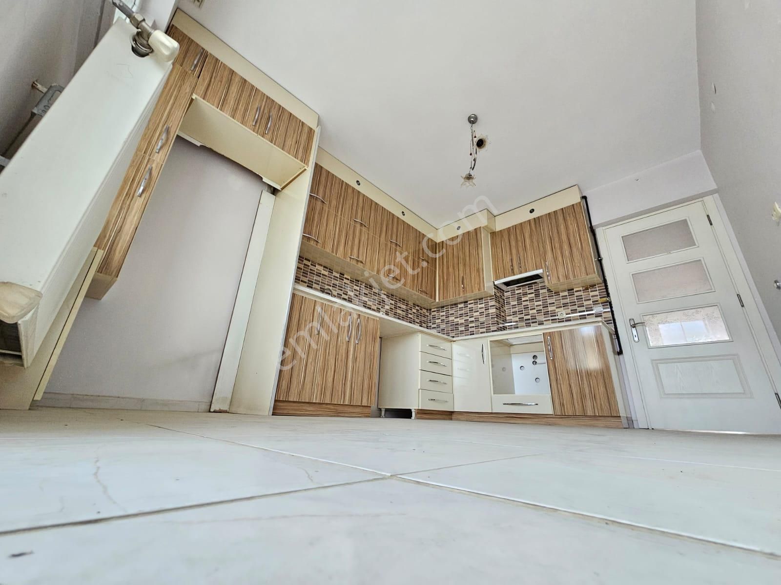 Denizli Selçukbey'de 3+1 170 M2 Masrafsız Köşe Başı Acil Satılık Fırsat Daire