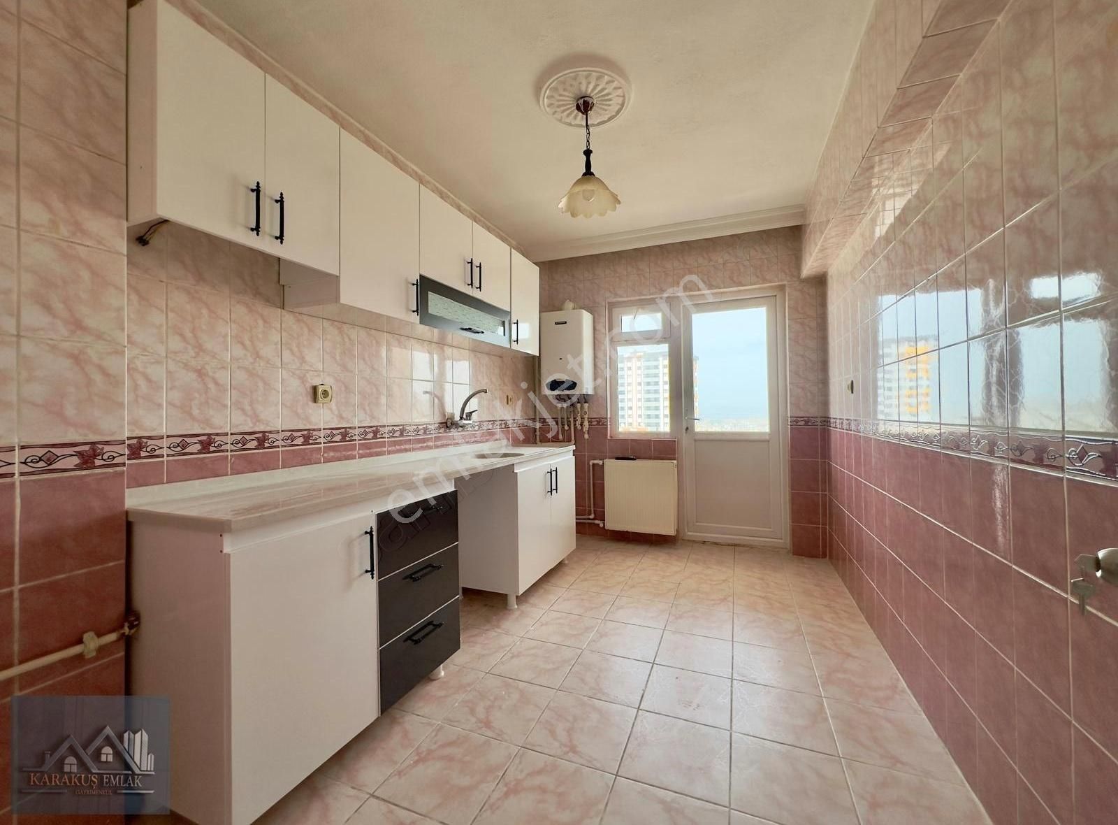 Karakuş'tan █ Fatih Mah. 3+1 125m² Katta Masrafsız, Cadde Yakını
