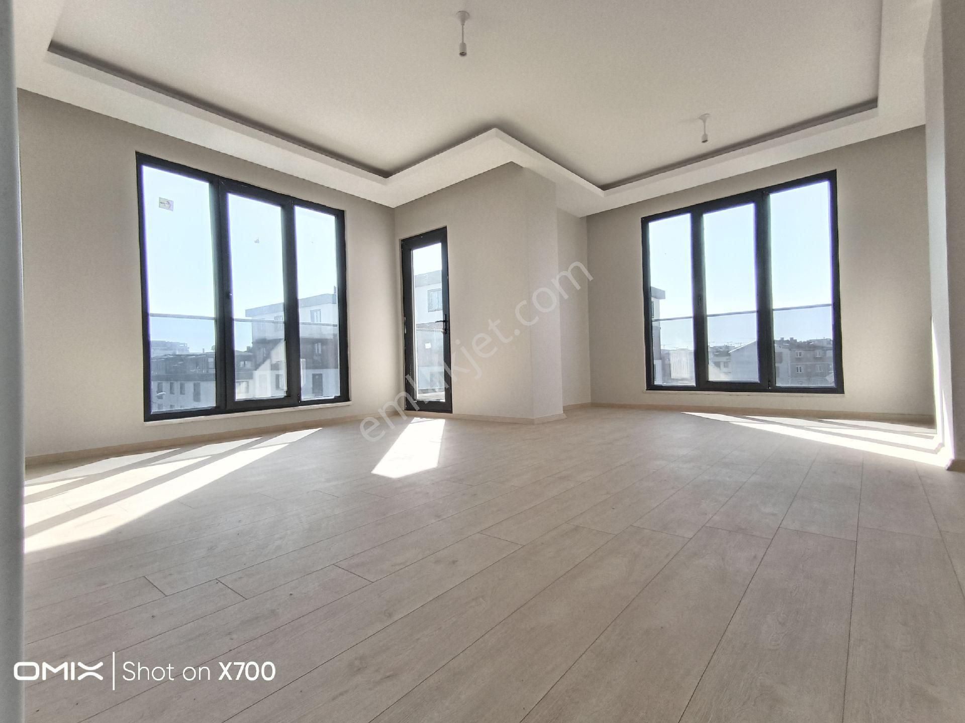 Arakat Daire 2+1,90 M2,asansörlü,balkonlu