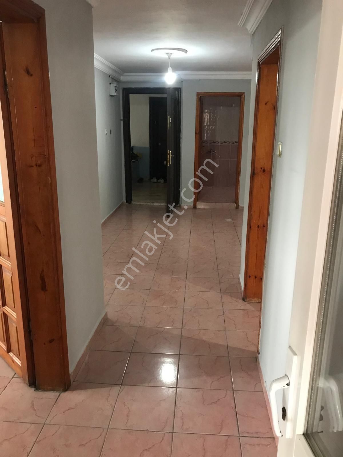 Samsun Canik Karşıyaka Mahallesi'nde Merkezi Konumda Sobalı 2+1 Kiralık Daire