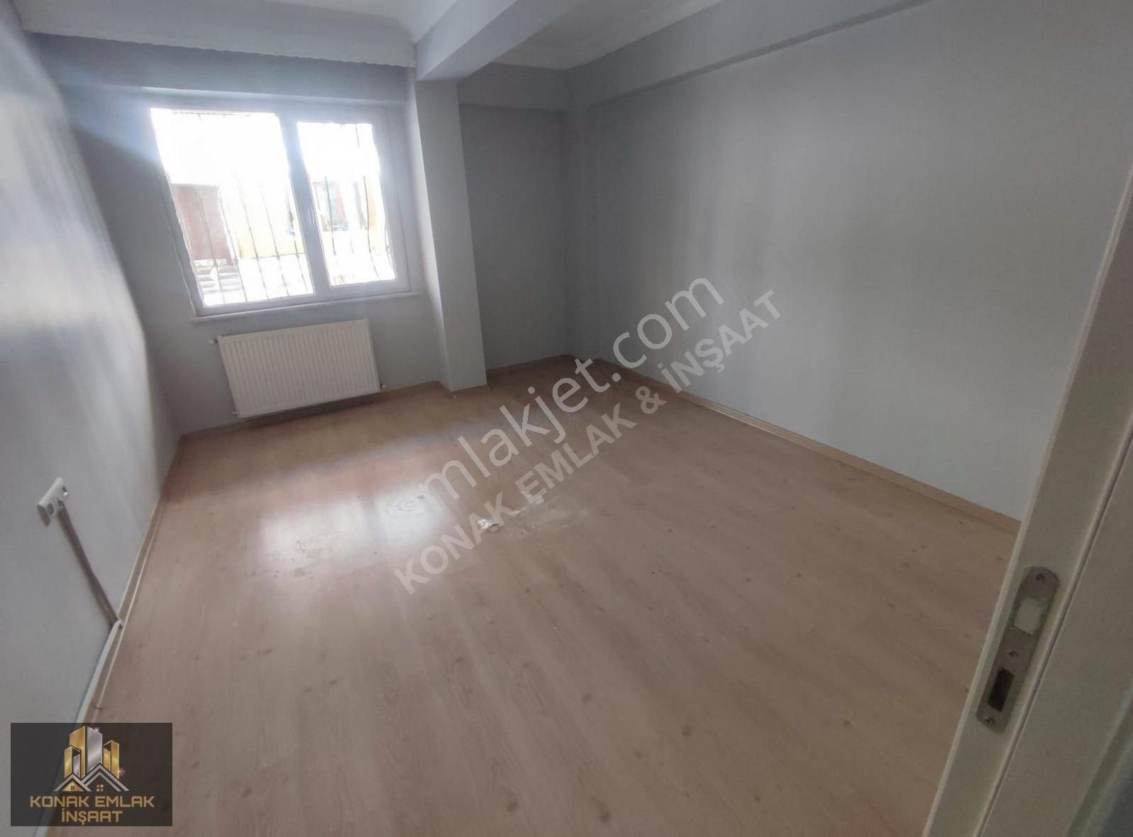 M.akif'te Satılık 1+1 Yüksek Giriş Balkonlu Metro Yakını Daire !