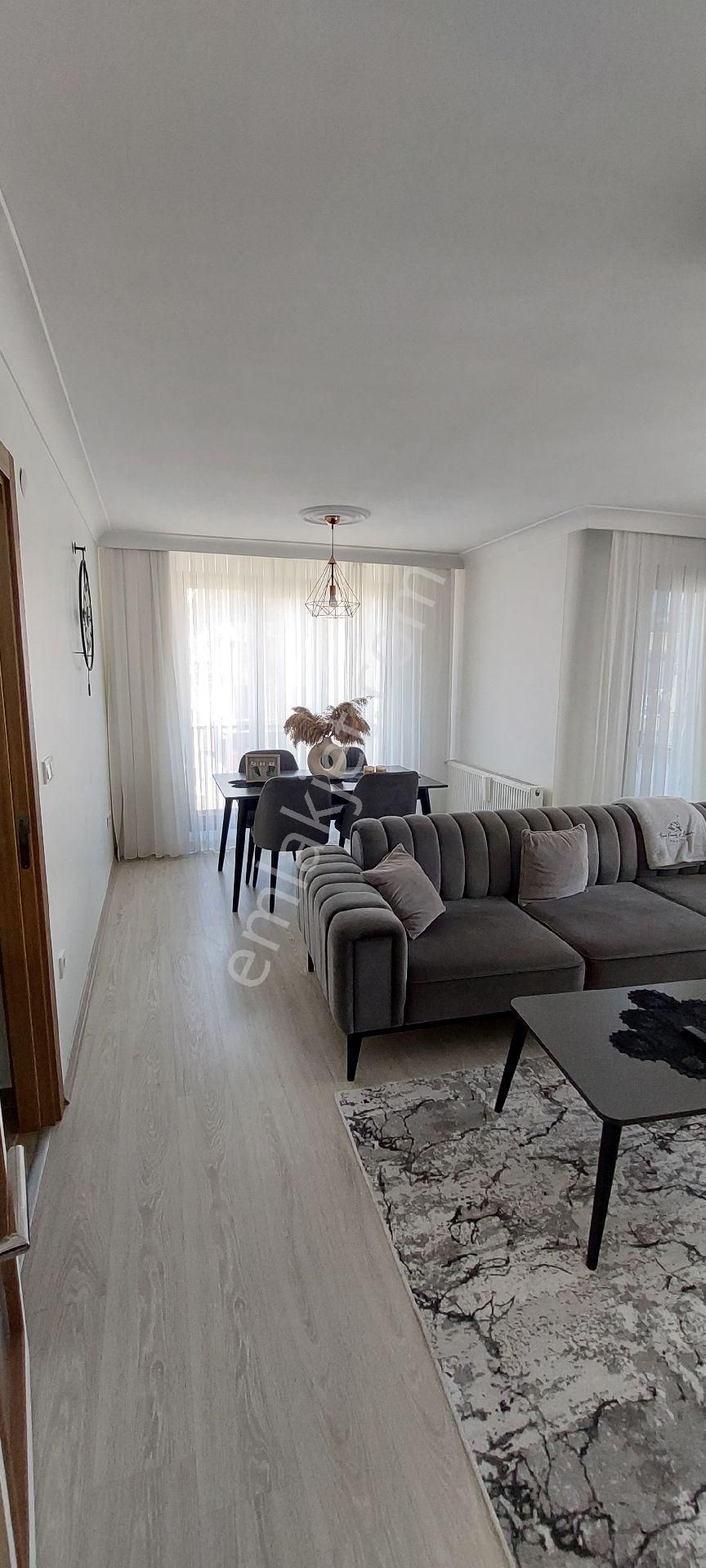 Samandıra Merkezde 3+1 Arakat Daire Belediyeye Komşu