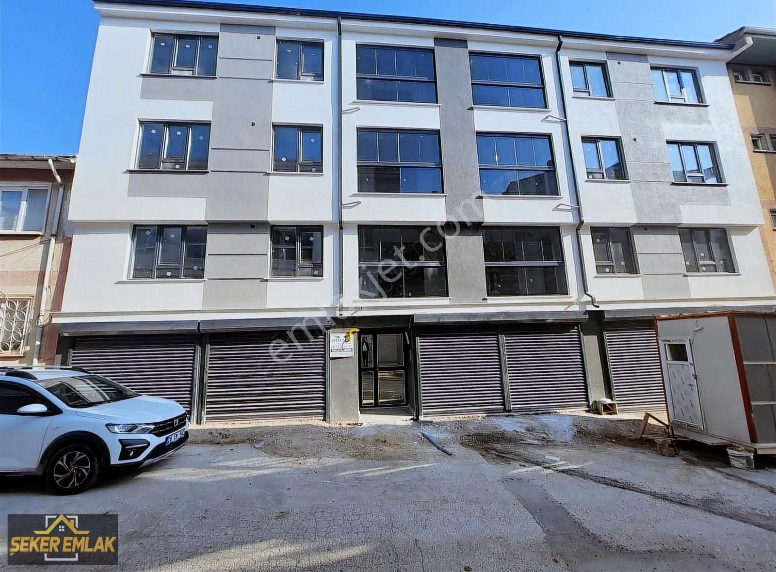 Şekerdn Ertaş Cad.sine 20m Mesafde 130 M²3+1 Özel Garajlı Daire