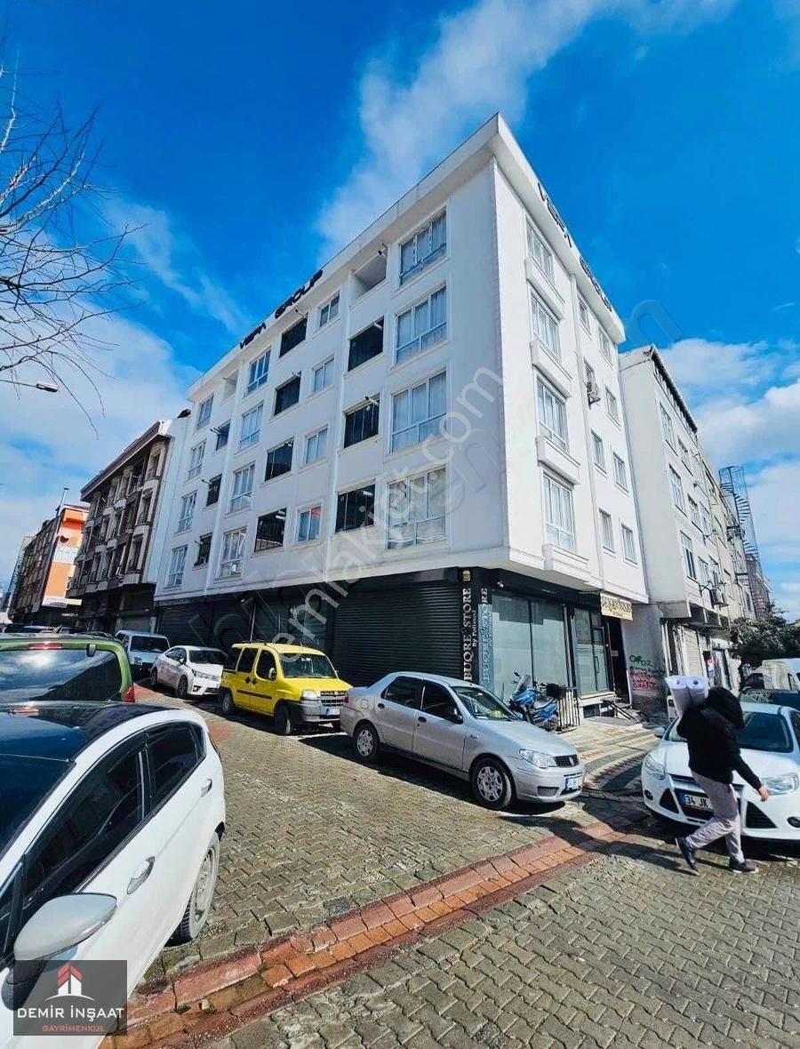 Demir İnşaat'tan Uğurmumcu Tramvay Dibi Fırsat 2+1 95m2 Ara Kat