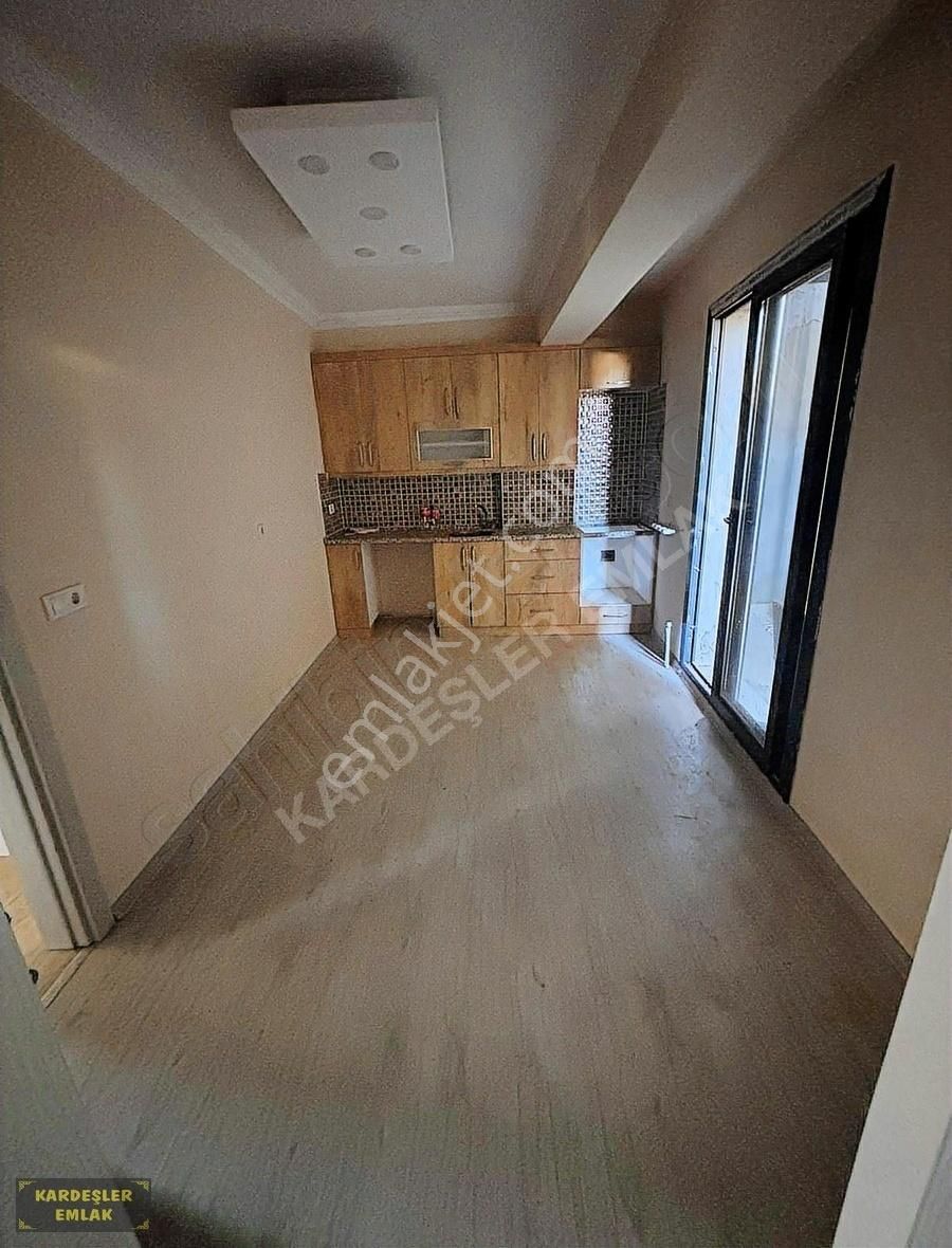 Altıeylül Mahallesinde Satılık 2+0