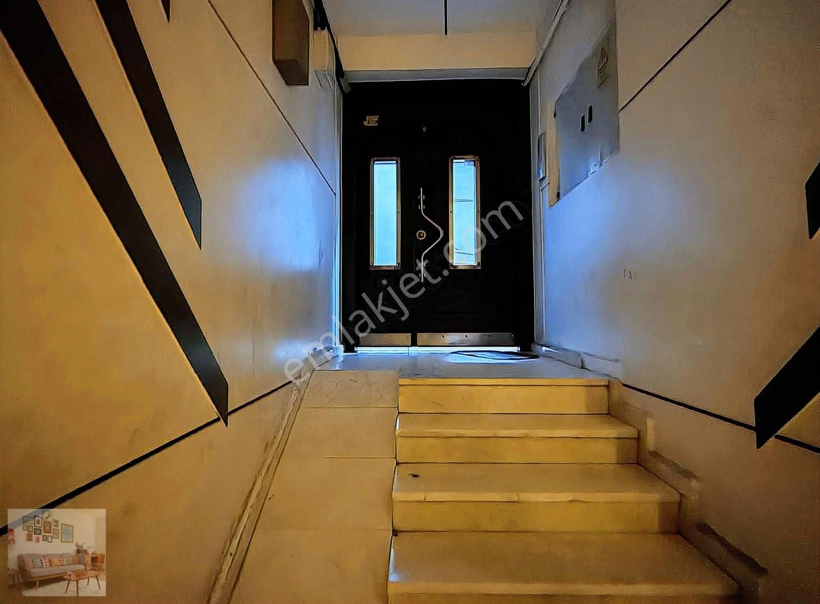 1.kat 2+1 Güney Cephe Teknik Yapı Metro Durağına Yakın İskanlı