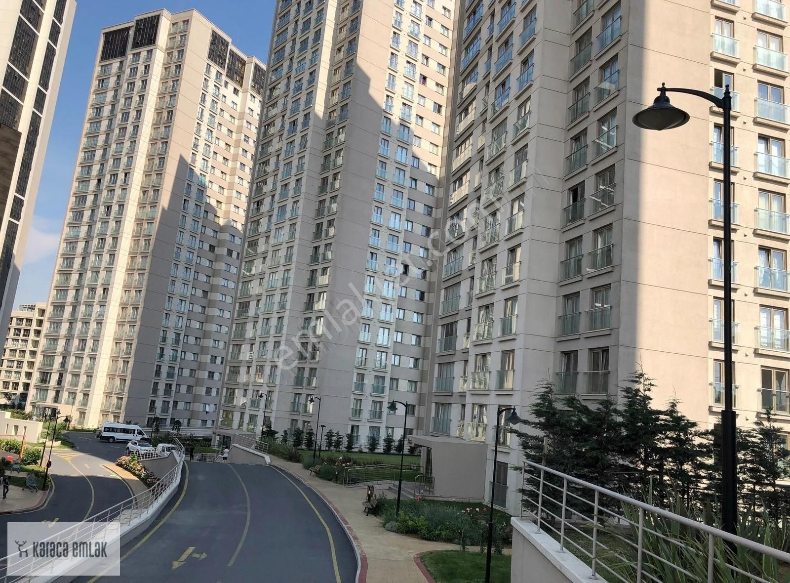 Teknik Yapı Metro Park'ta 1+1 Klimalı Eşyalı Temiz Kiralık Daire