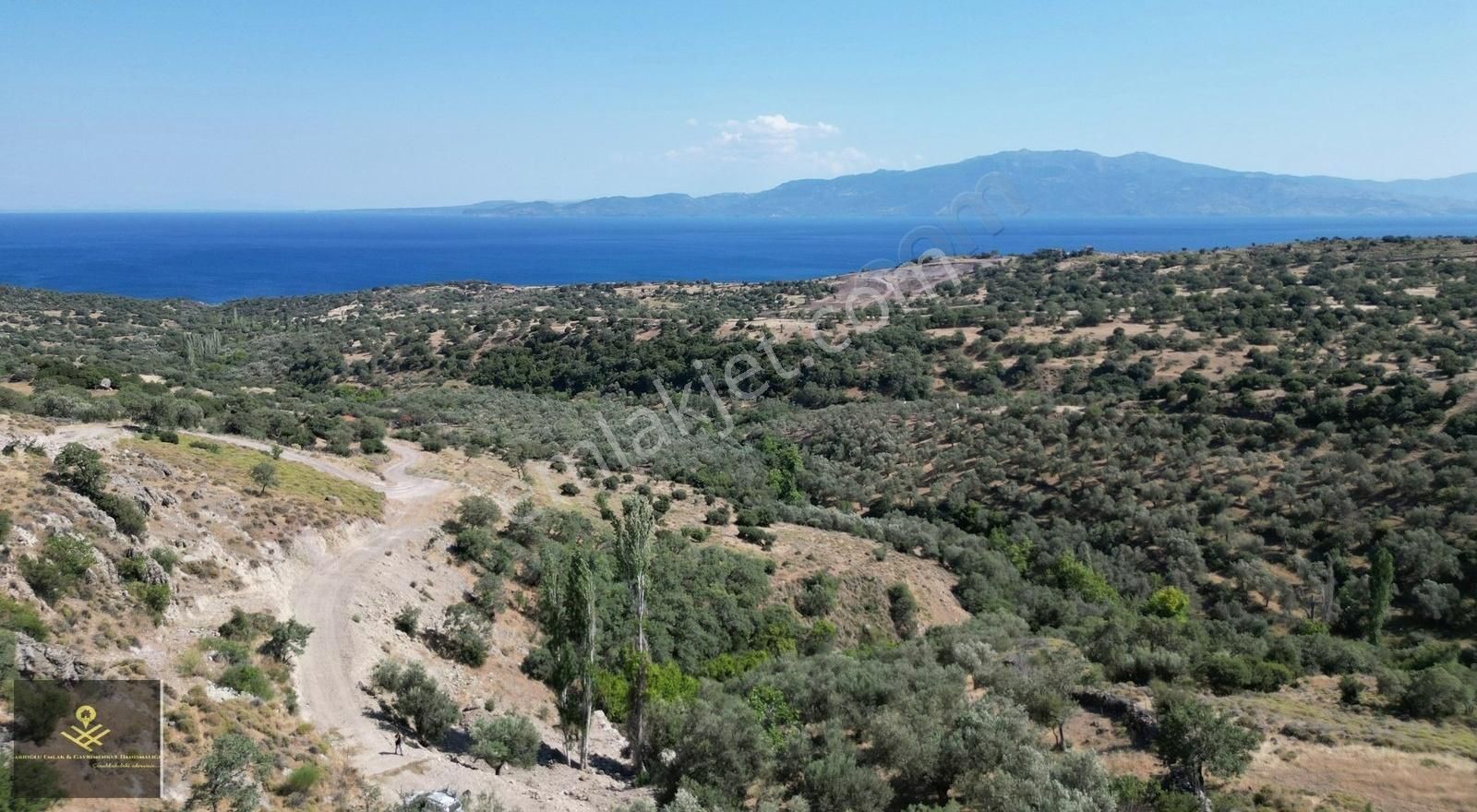 Ayvacık Kuruoba Köyünde Boğaz Manzaralı 2 Adet Bitişik Arazi