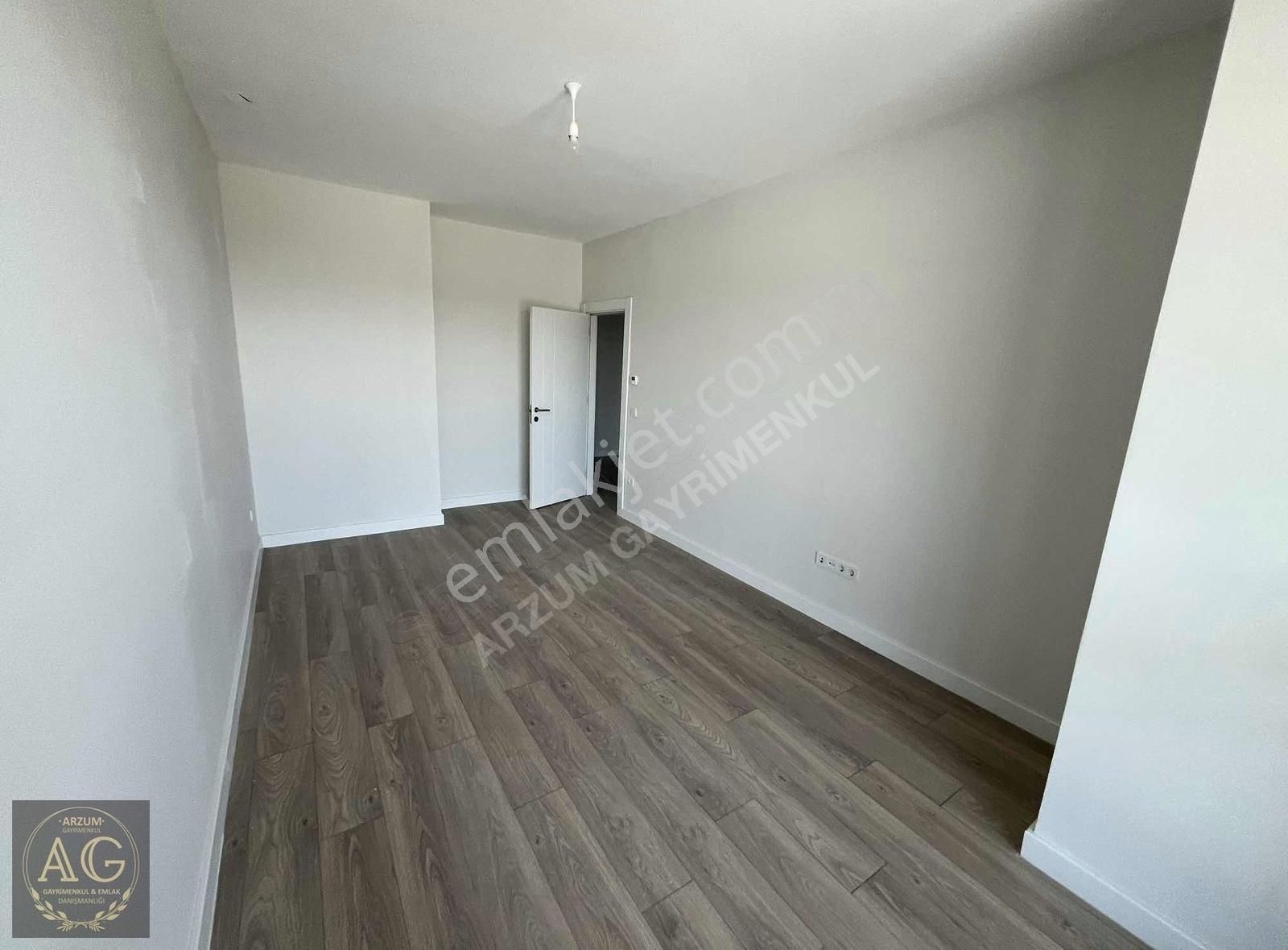 Vadi Evleri 2.etap 225m2 Kiralık 4+1 Balkonlu Daire 75.000 Tl