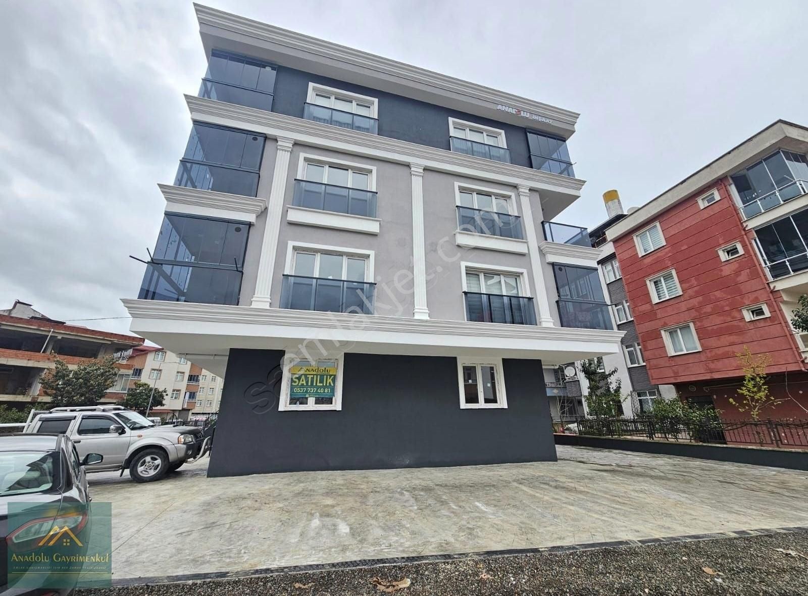 Anadolu Gayrimenkul'den Karşıyaka'da Satılık 1+1 Daire