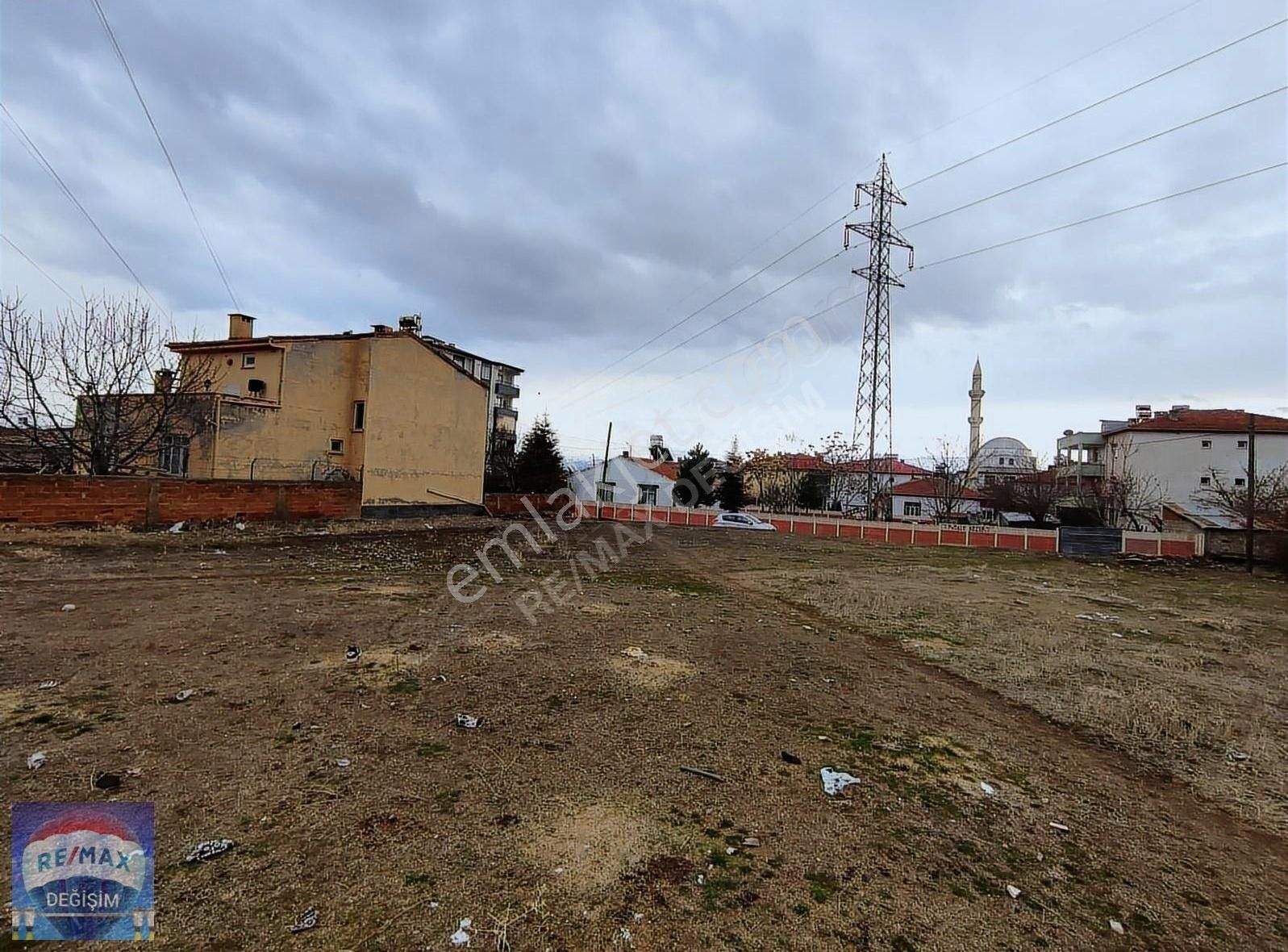 Remax Değişimden Yazıkonak/sanayi De Satılık 3 Kat İmarlı Arsa