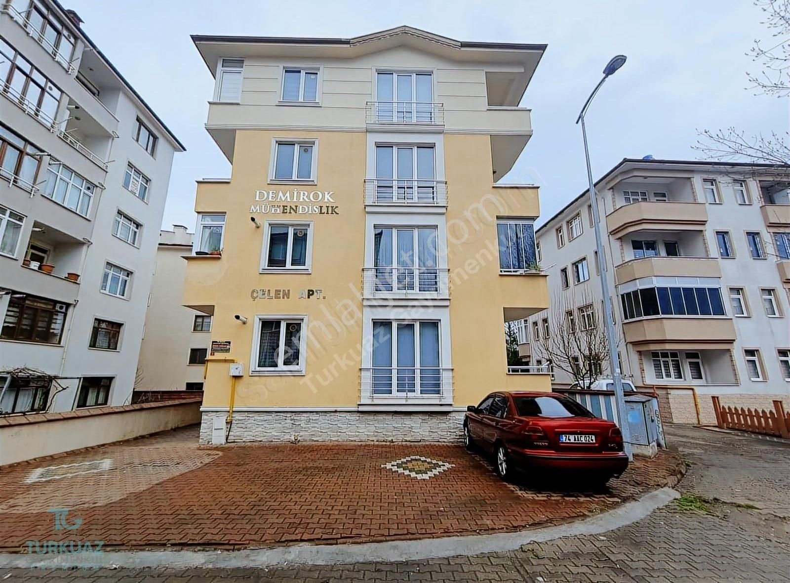 Gölbucağın'da Kiralık En Üst Kat 2+1 Daire