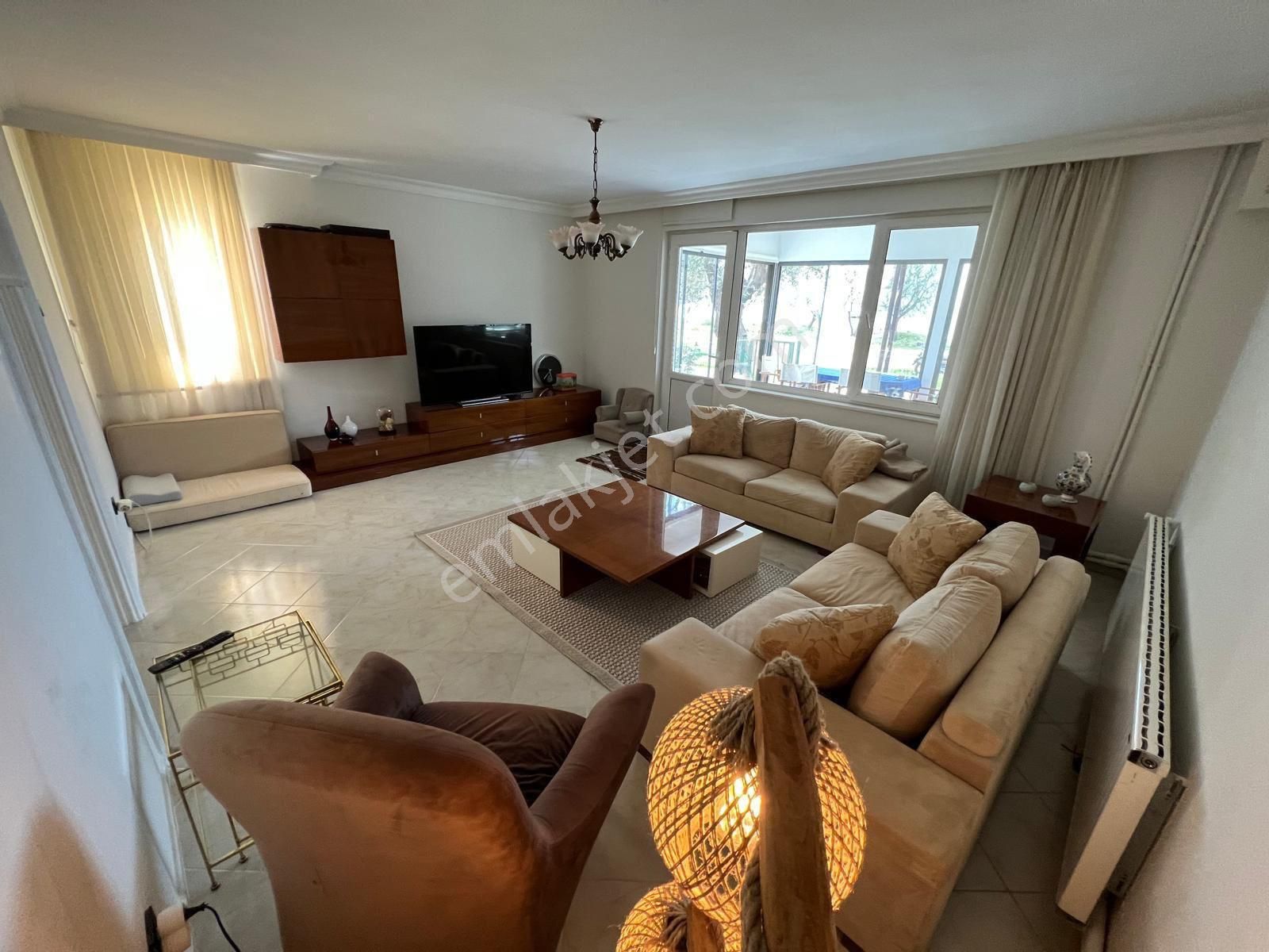 Güçkü Kardeşler Bölgenin En Nezih Yeri Fenerde Denize Sıfır Tam Müstakil 5+1 Villa - Görsel 11