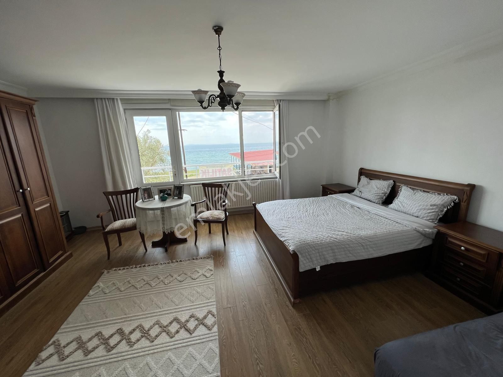 Güçkü Kardeşler Bölgenin En Nezih Yeri Fenerde Denize Sıfır Tam Müstakil 5+1 Villa - Görsel 14