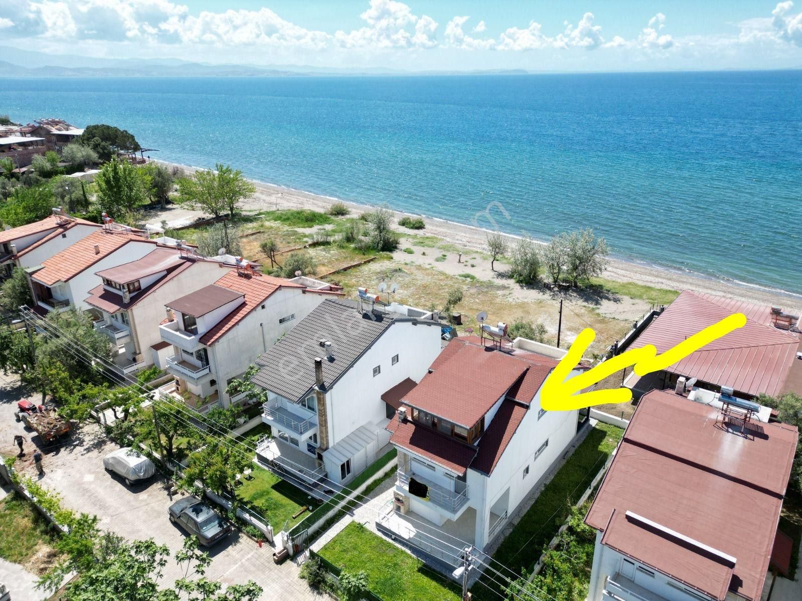 Güçkü Kardeşler Bölgenin En Nezih Yeri Fenerde Denize Sıfır Tam Müstakil 5+1 Villa - Görsel 2