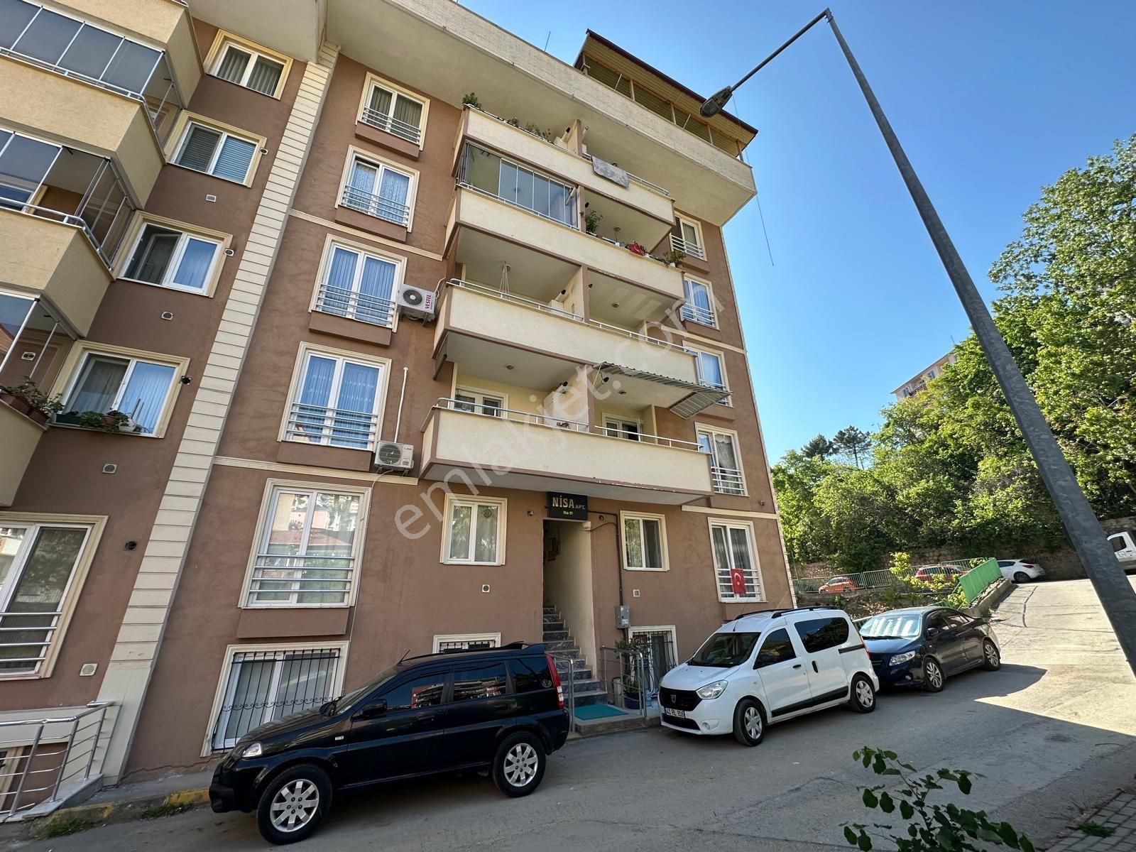 İzmit Kozluk Orduevi Mevkii Asansörlü Yeni Bina E-5'e Çok Yakın Konumda Eşyalı Kiralık 1+1 Daire